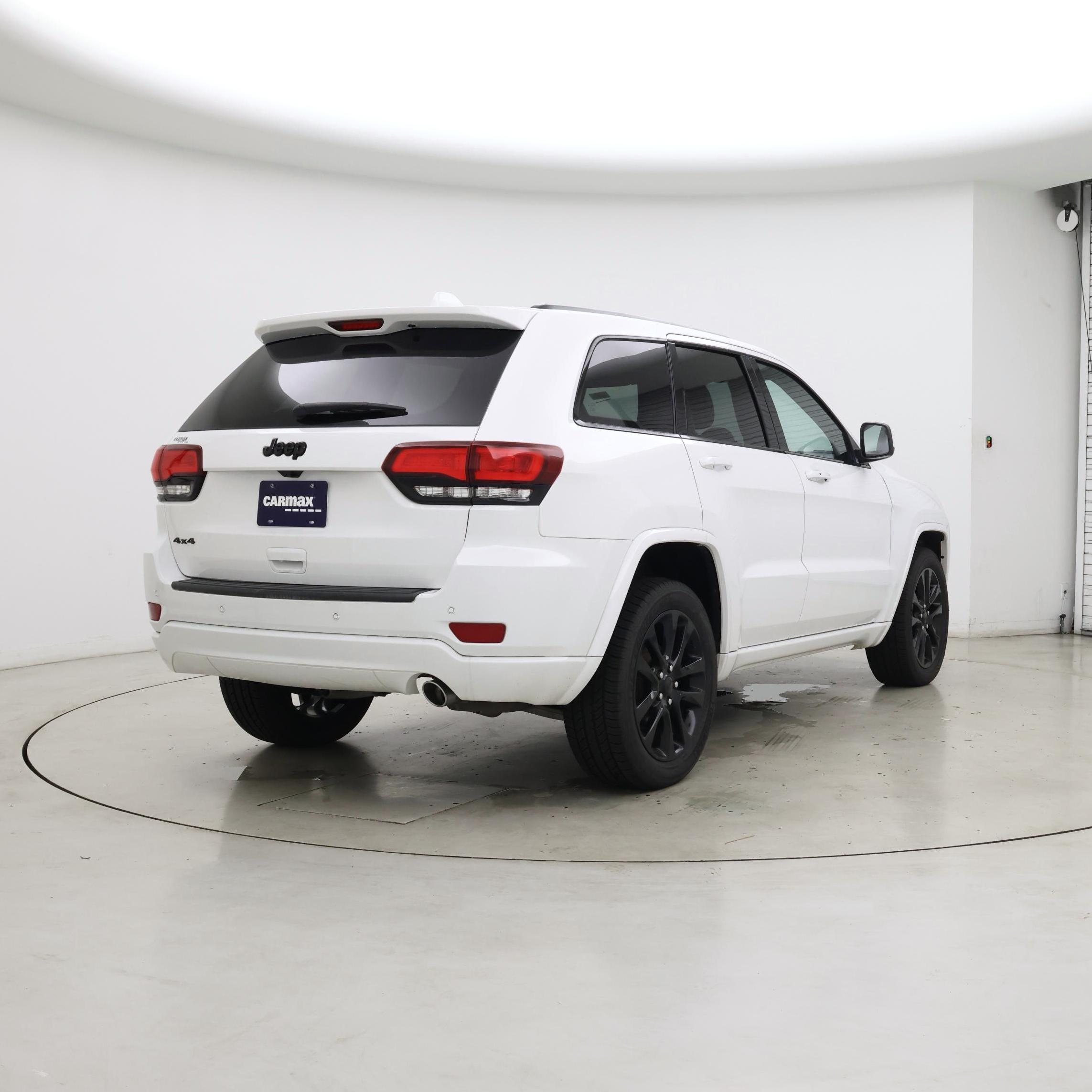 Thumbnail: 2020 Jeep Grand Cherokee - 8