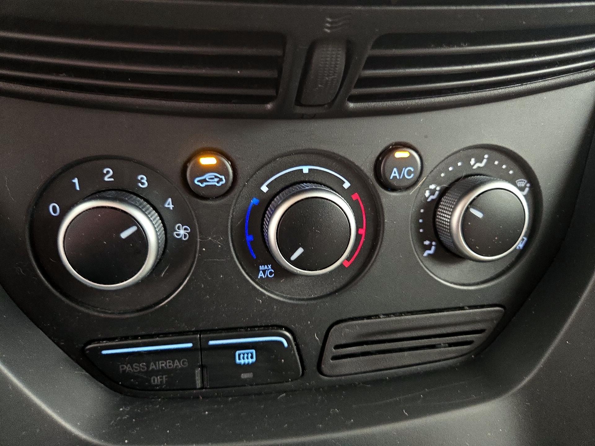 Thumbnail: 2013 Ford Escape - 13