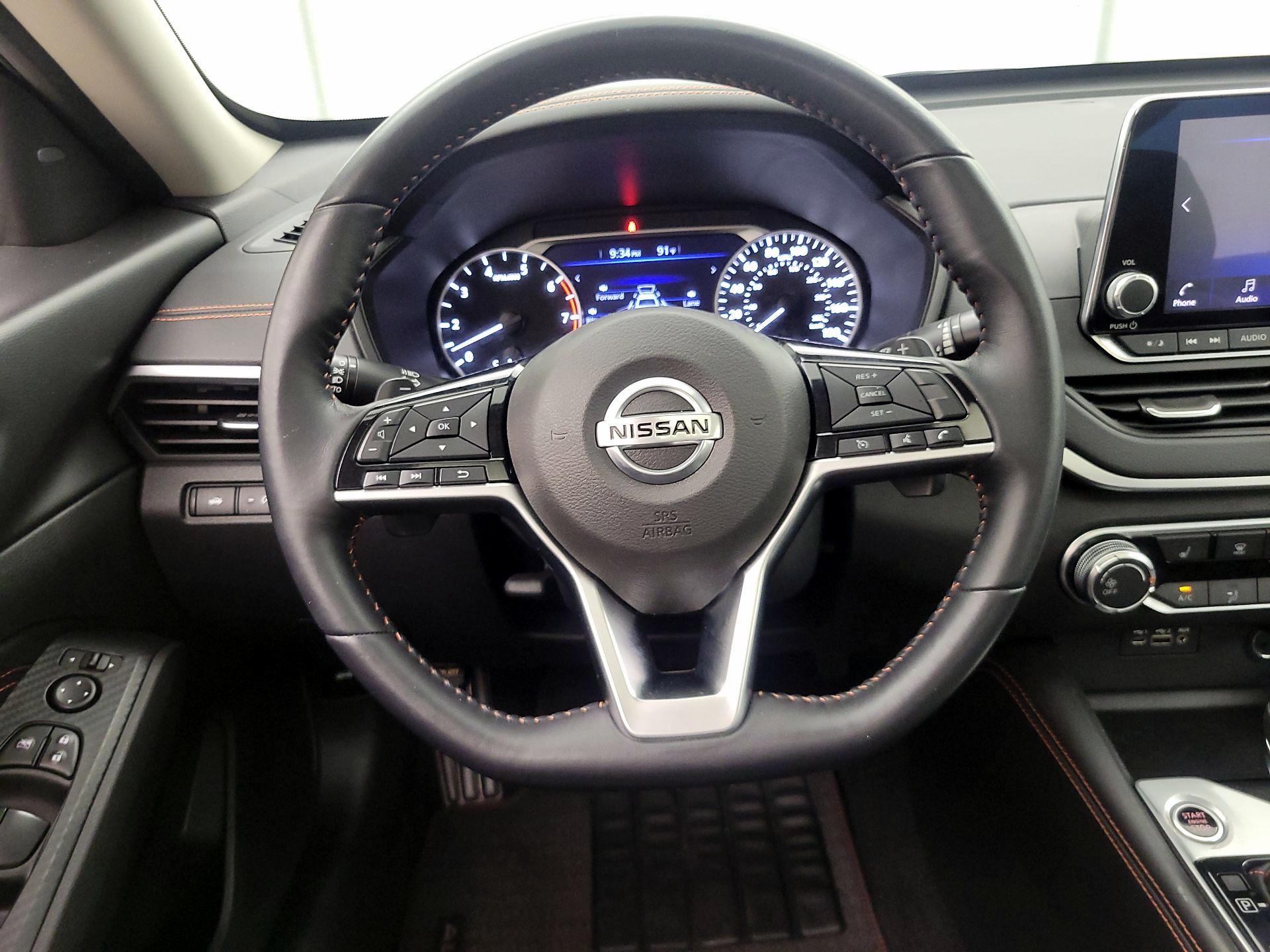 Thumbnail: 2020 Nissan Altima - 10