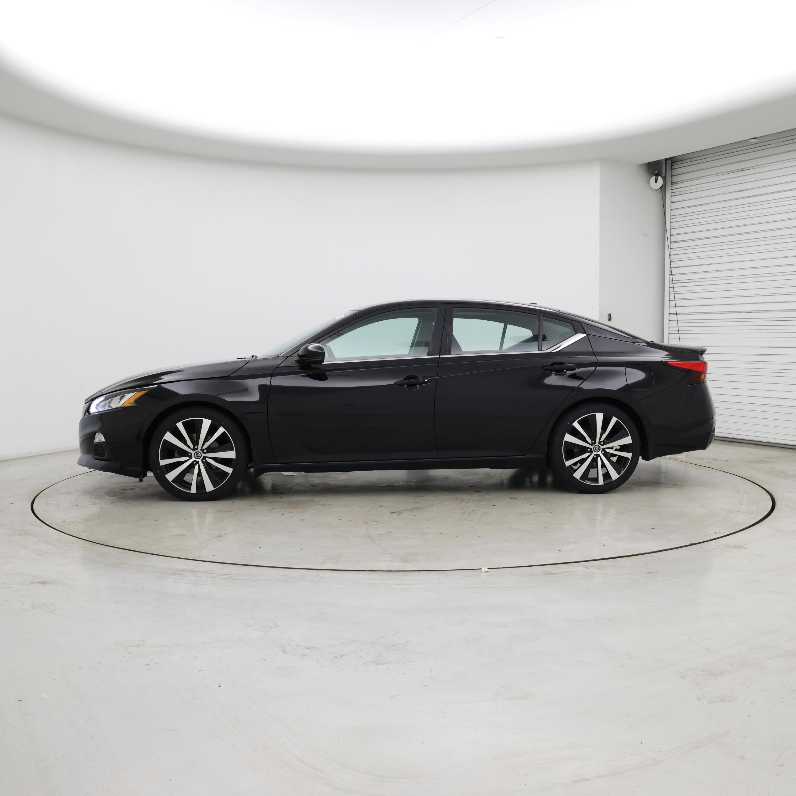 Thumbnail: 2020 Nissan Altima - 3
