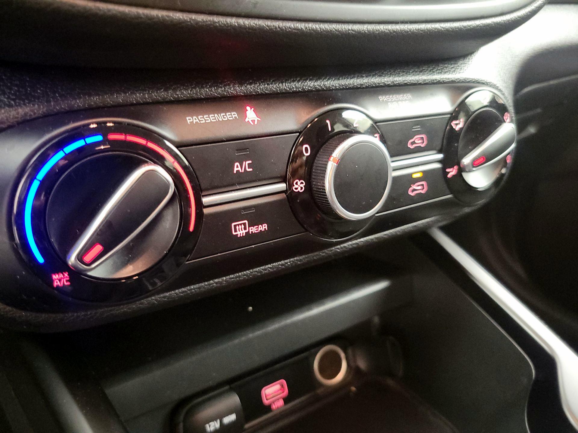 Thumbnail: 2020 Kia Soul - 16