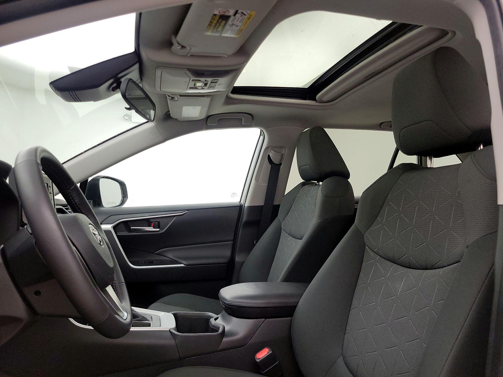 Thumbnail: 2022 Toyota RAV4 - 19