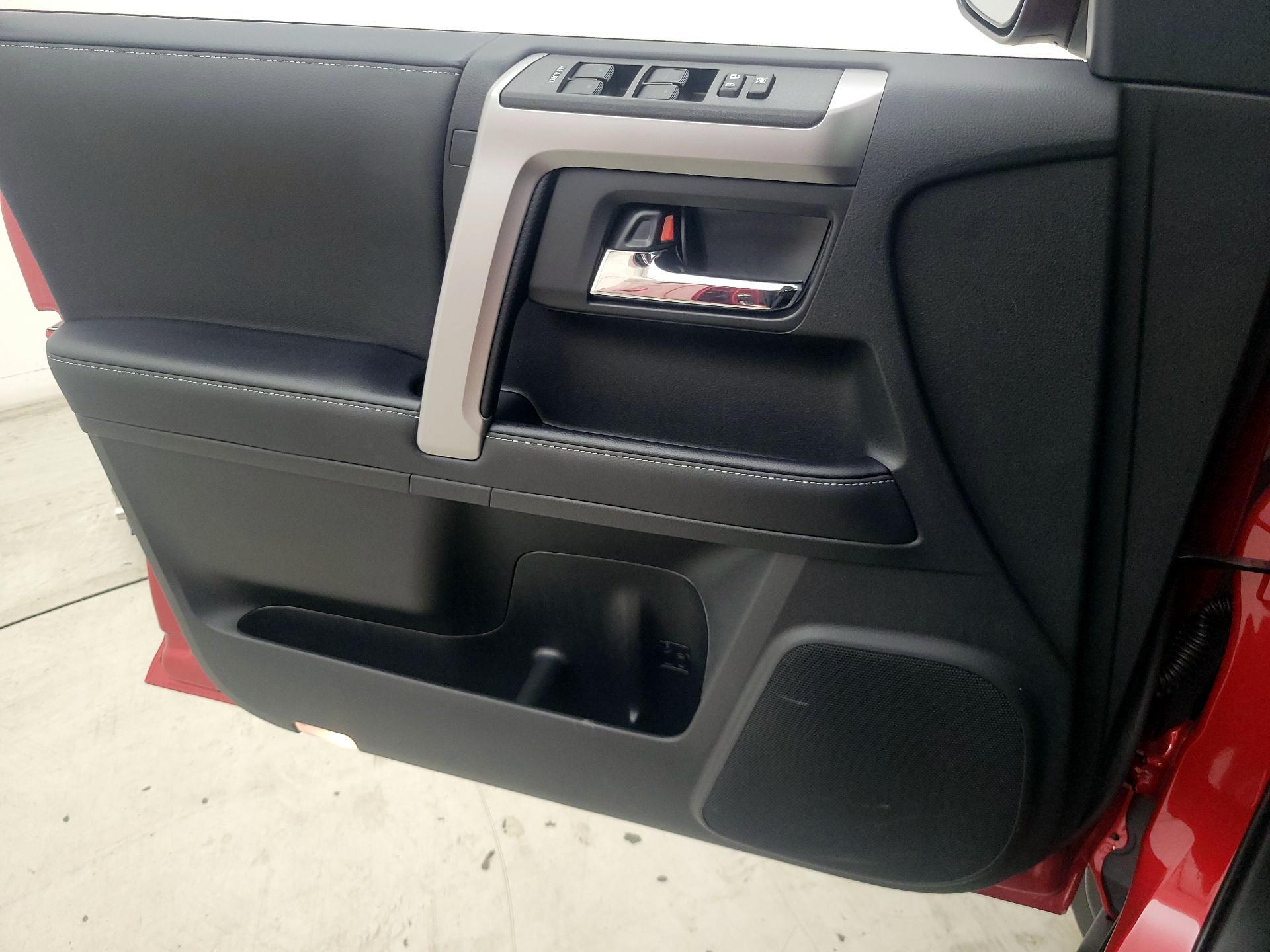 Thumbnail: 2024 Toyota 4Runner - 12