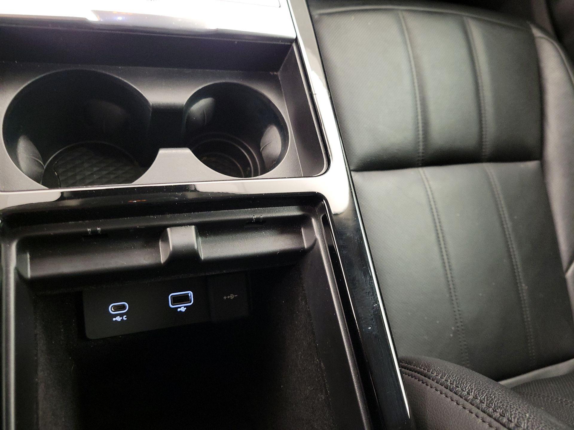 Thumbnail: 2021 Land Rover Range Rover Evoque - 19
