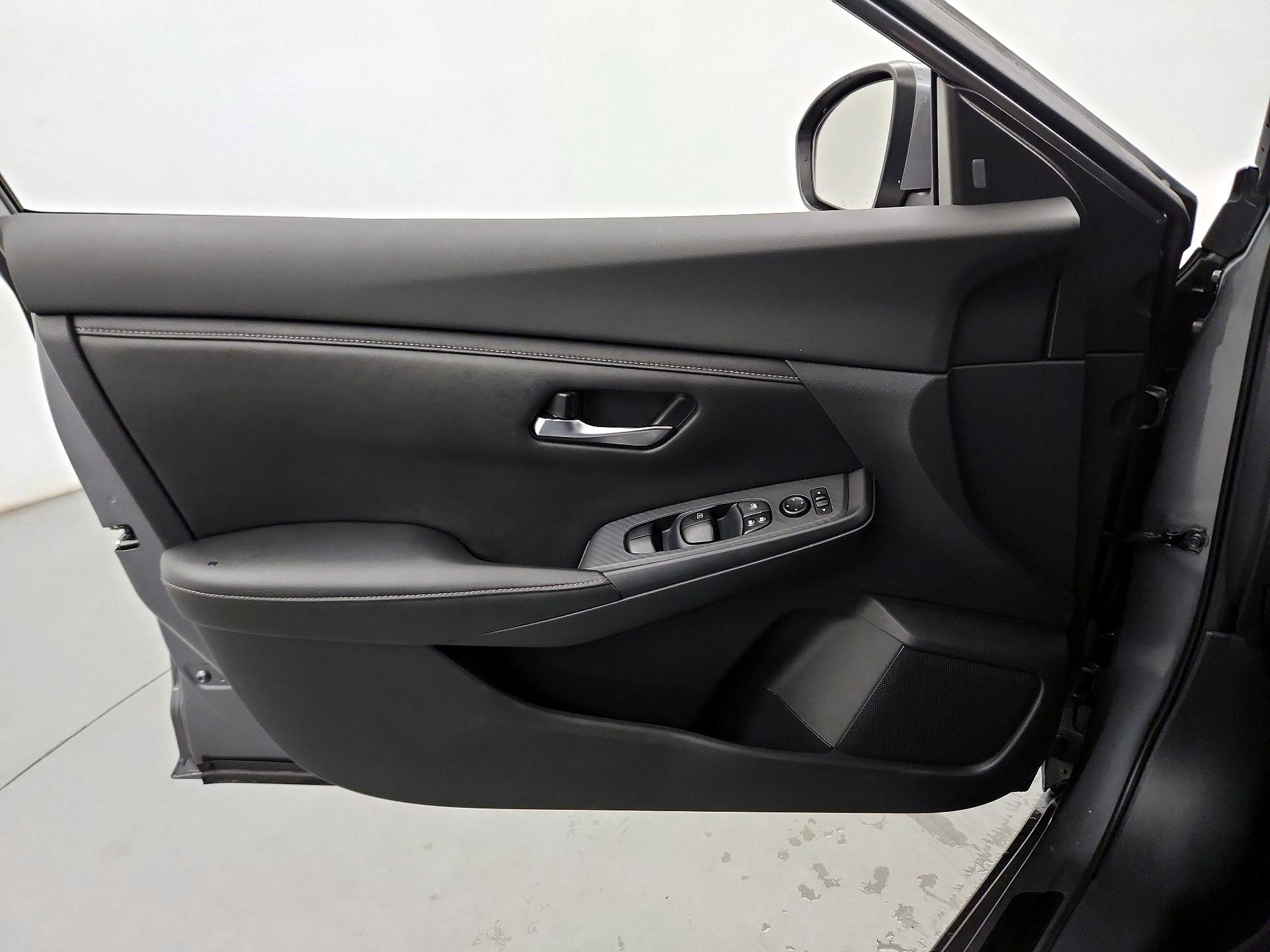 Thumbnail: 2021 Nissan Sentra - 10