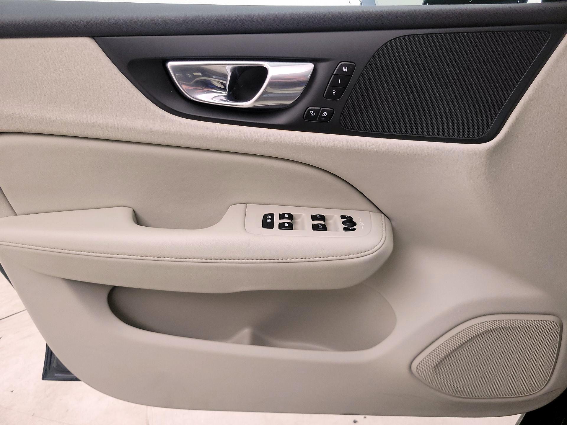 Thumbnail: 2023 Volvo S60 - 12