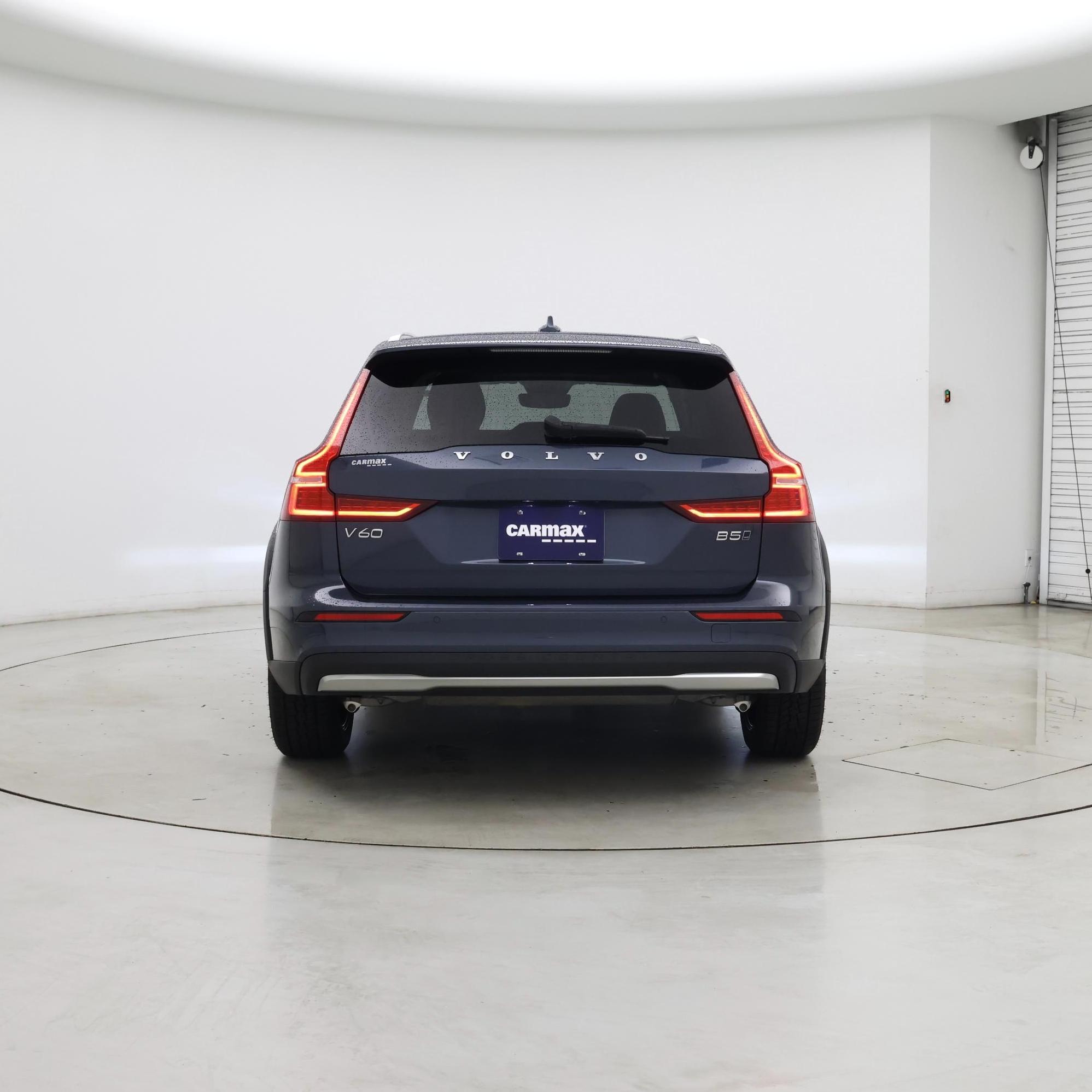 Thumbnail: 2023 Volvo S60 - 6