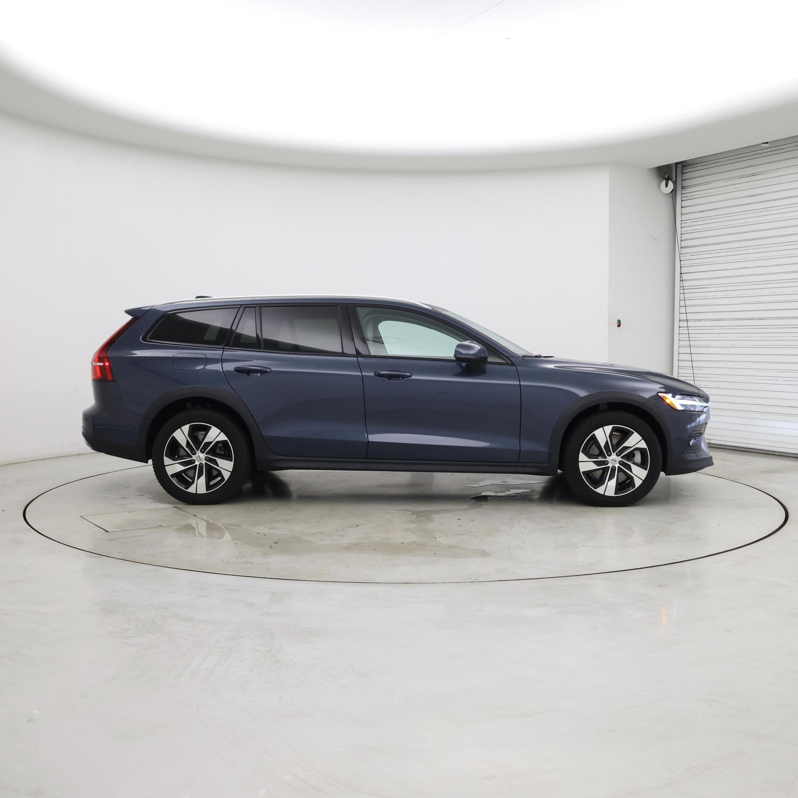 Thumbnail: 2023 Volvo S60 - 7