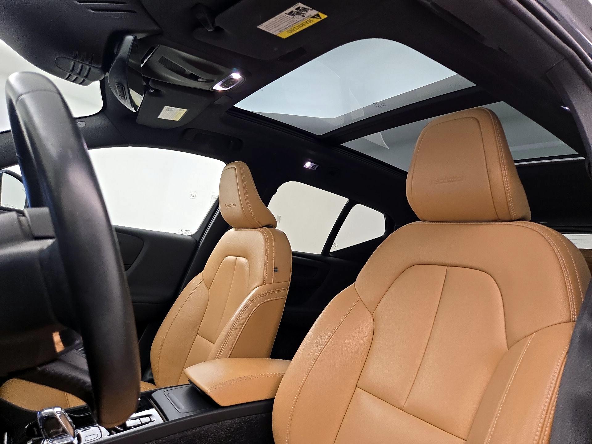 Thumbnail: 2019 Volvo XC40 - 20
