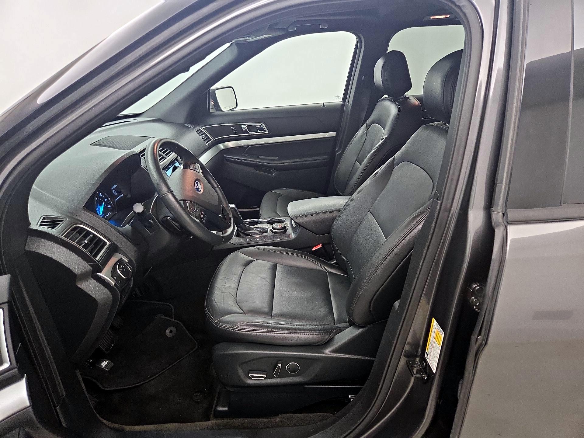 Thumbnail: 2017 Ford Explorer - 9