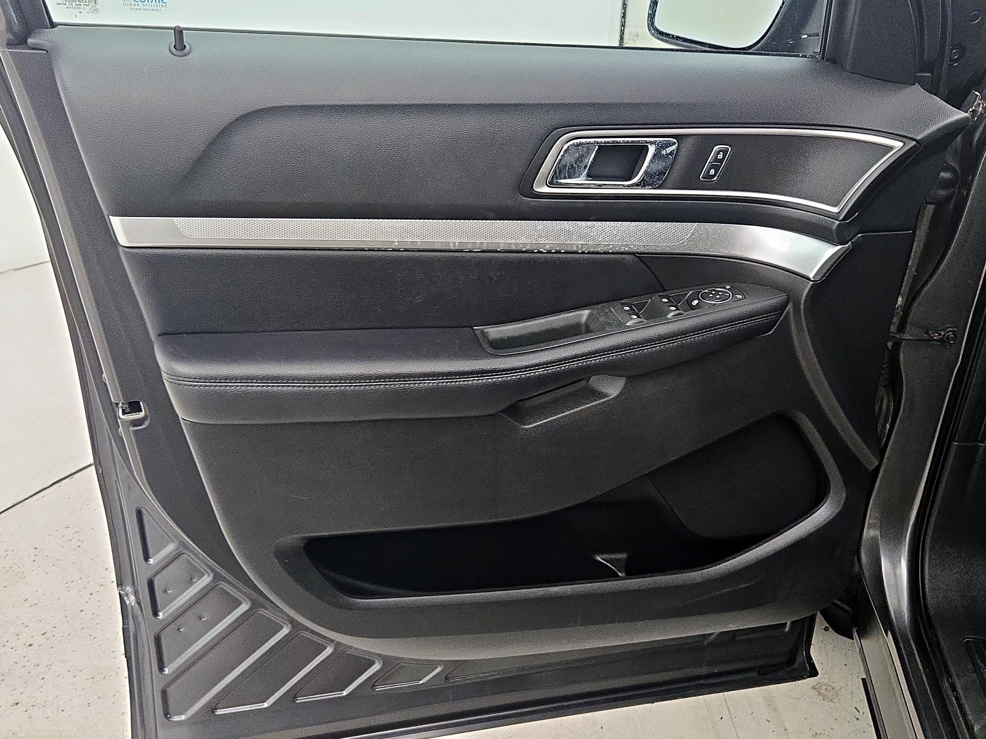 Thumbnail: 2017 Ford Explorer - 10
