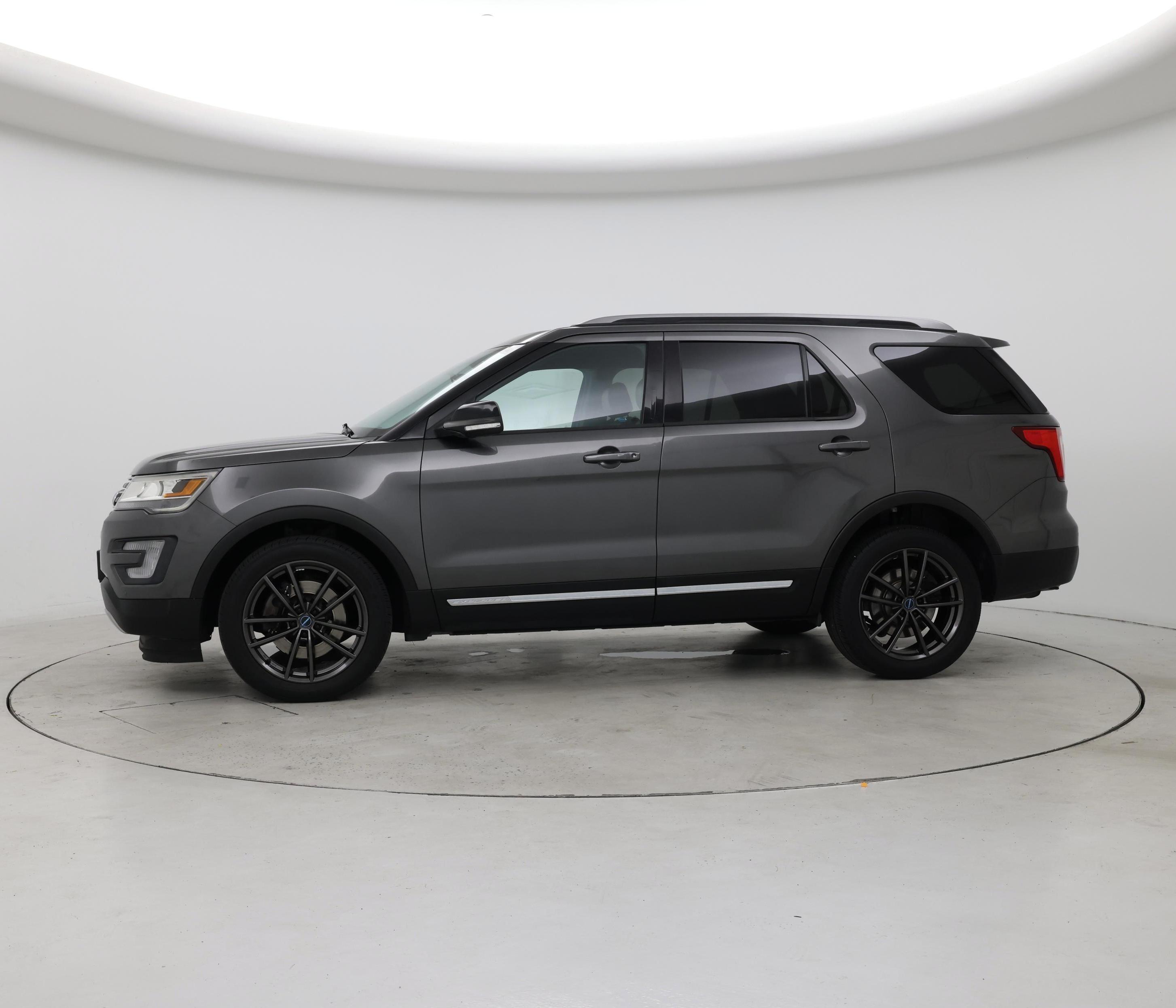 Thumbnail: 2017 Ford Explorer - 3