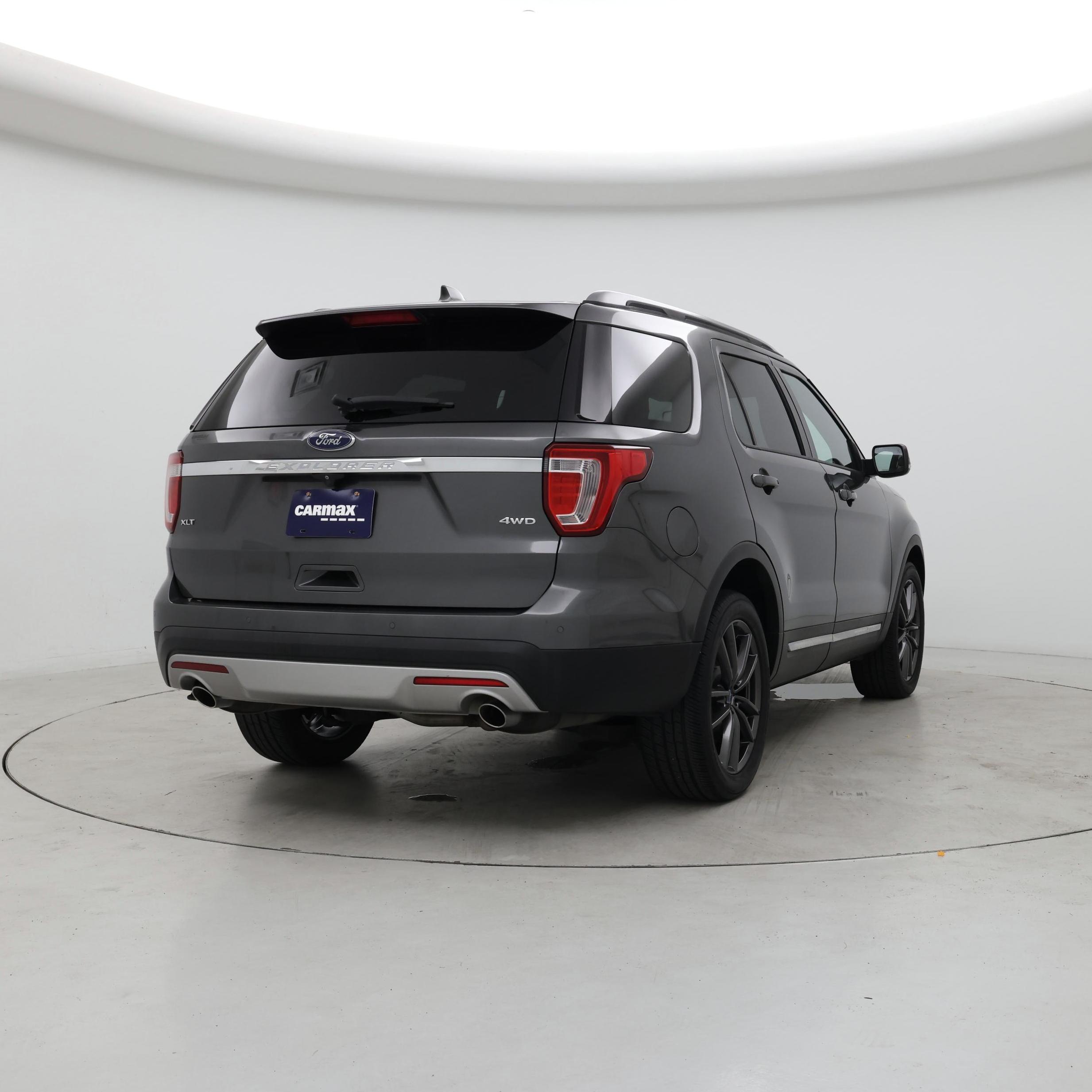 Thumbnail: 2017 Ford Explorer - 8