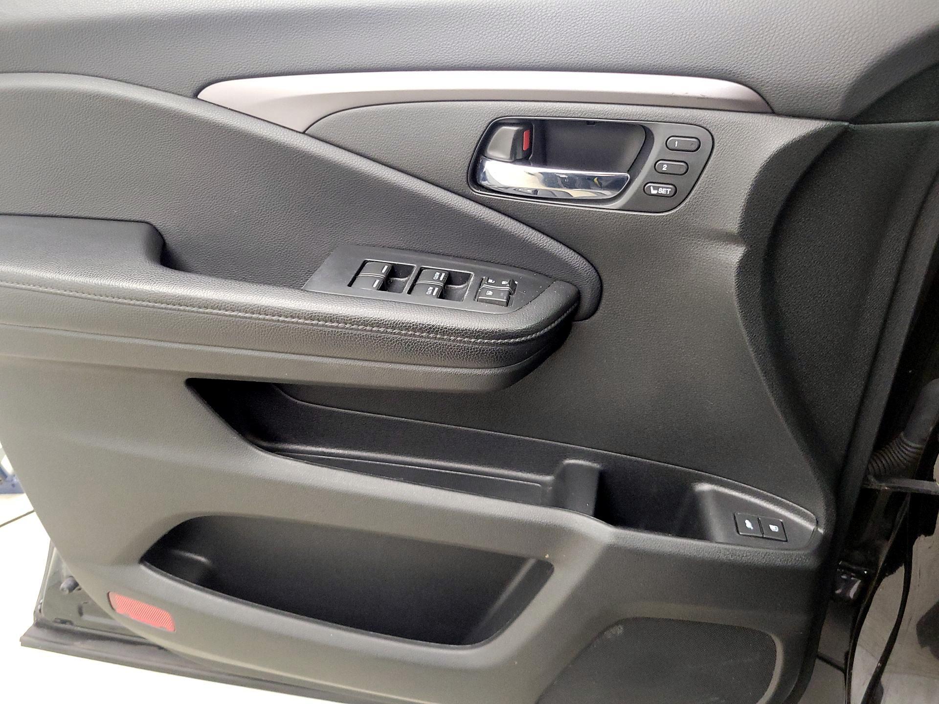Thumbnail: 2020 Honda Pilot - 12
