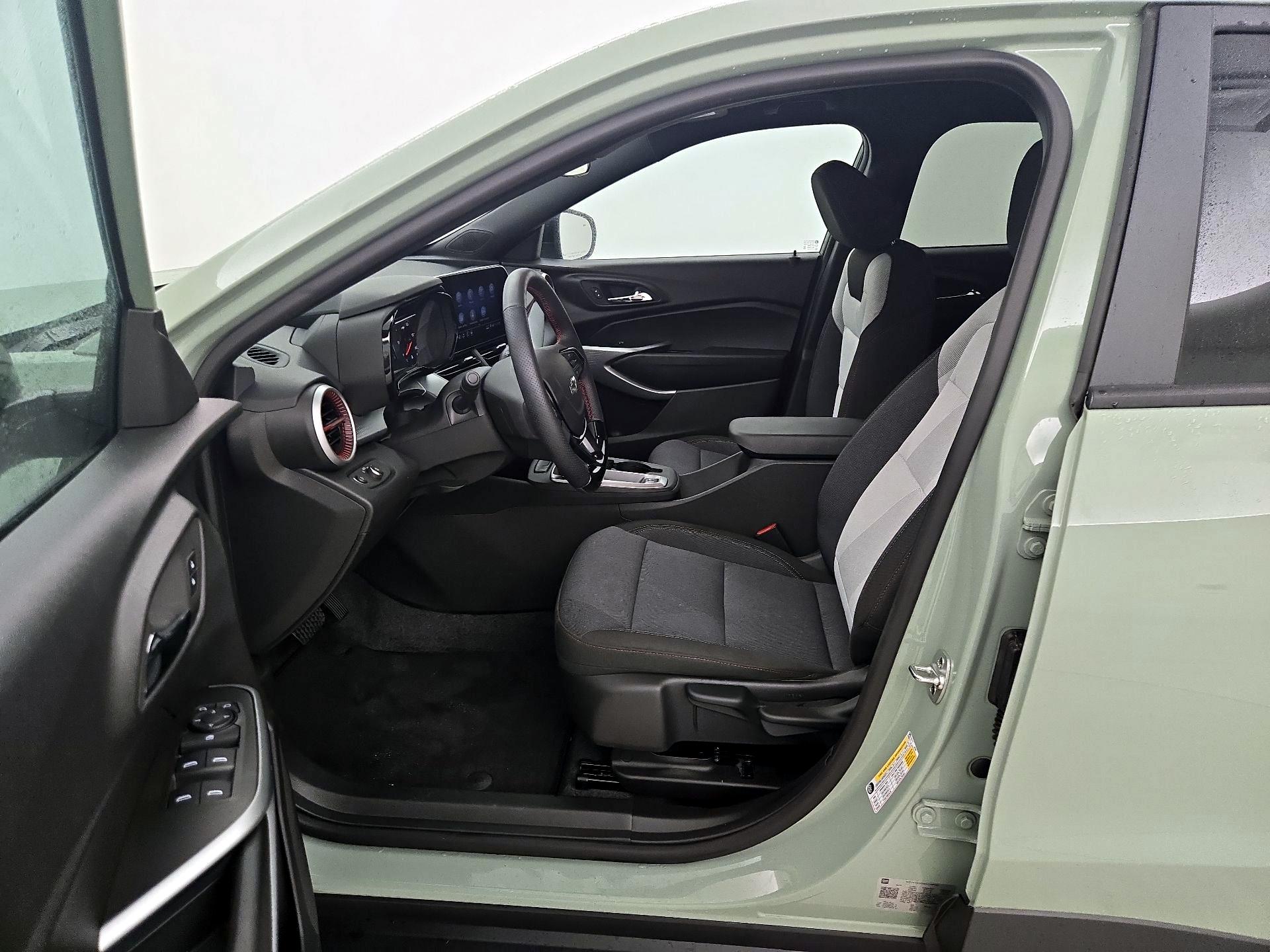 Thumbnail: 2024 Chevrolet Trax - 11