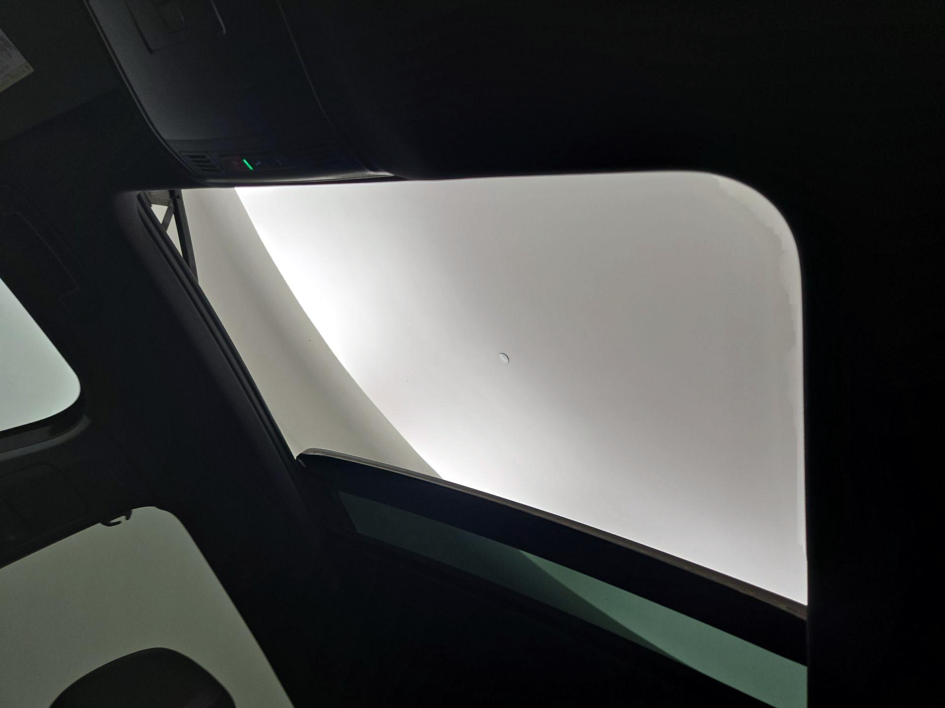 Thumbnail: 2022 Volkswagen Tiguan - 19