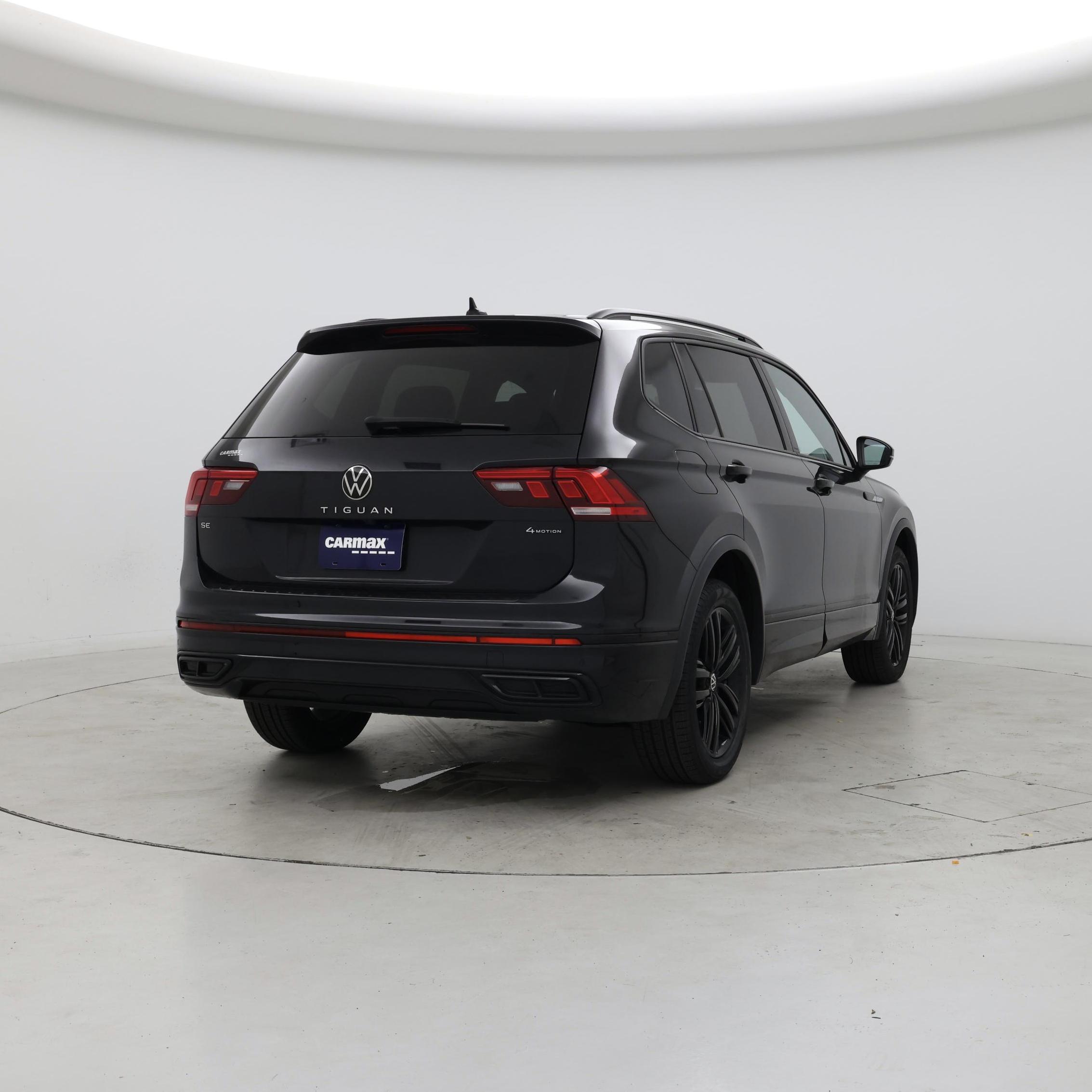 Thumbnail: 2022 Volkswagen Tiguan - 8