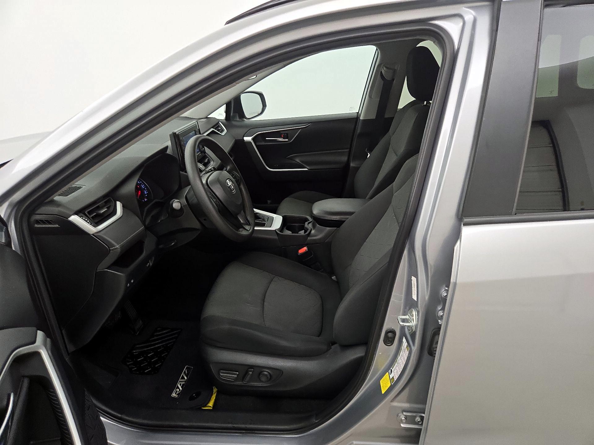 Thumbnail: 2020 Toyota RAV4 - 9