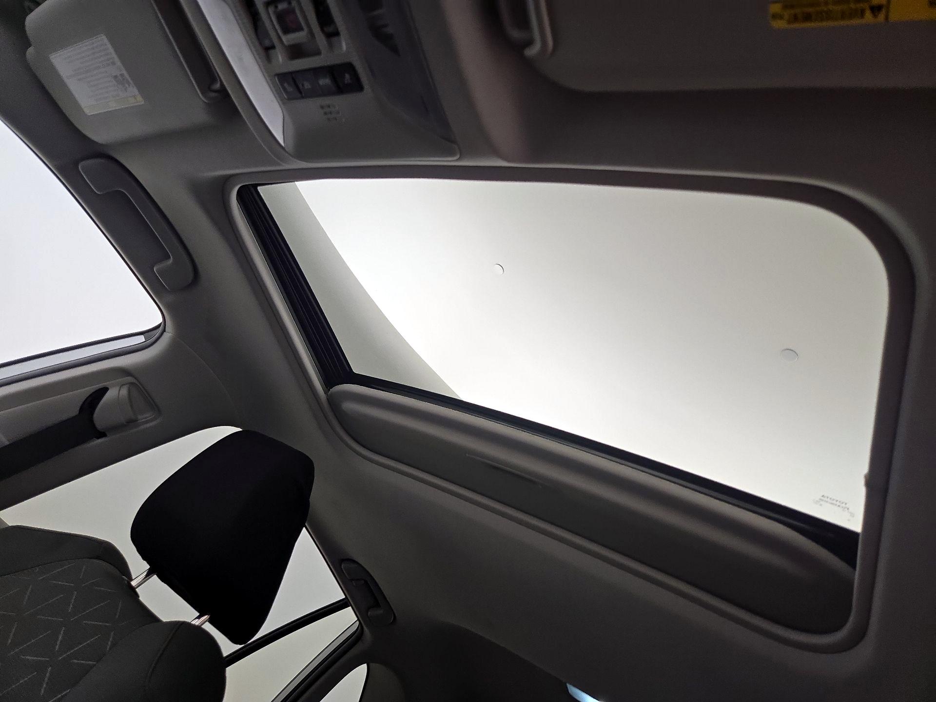 Thumbnail: 2020 Toyota RAV4 - 17