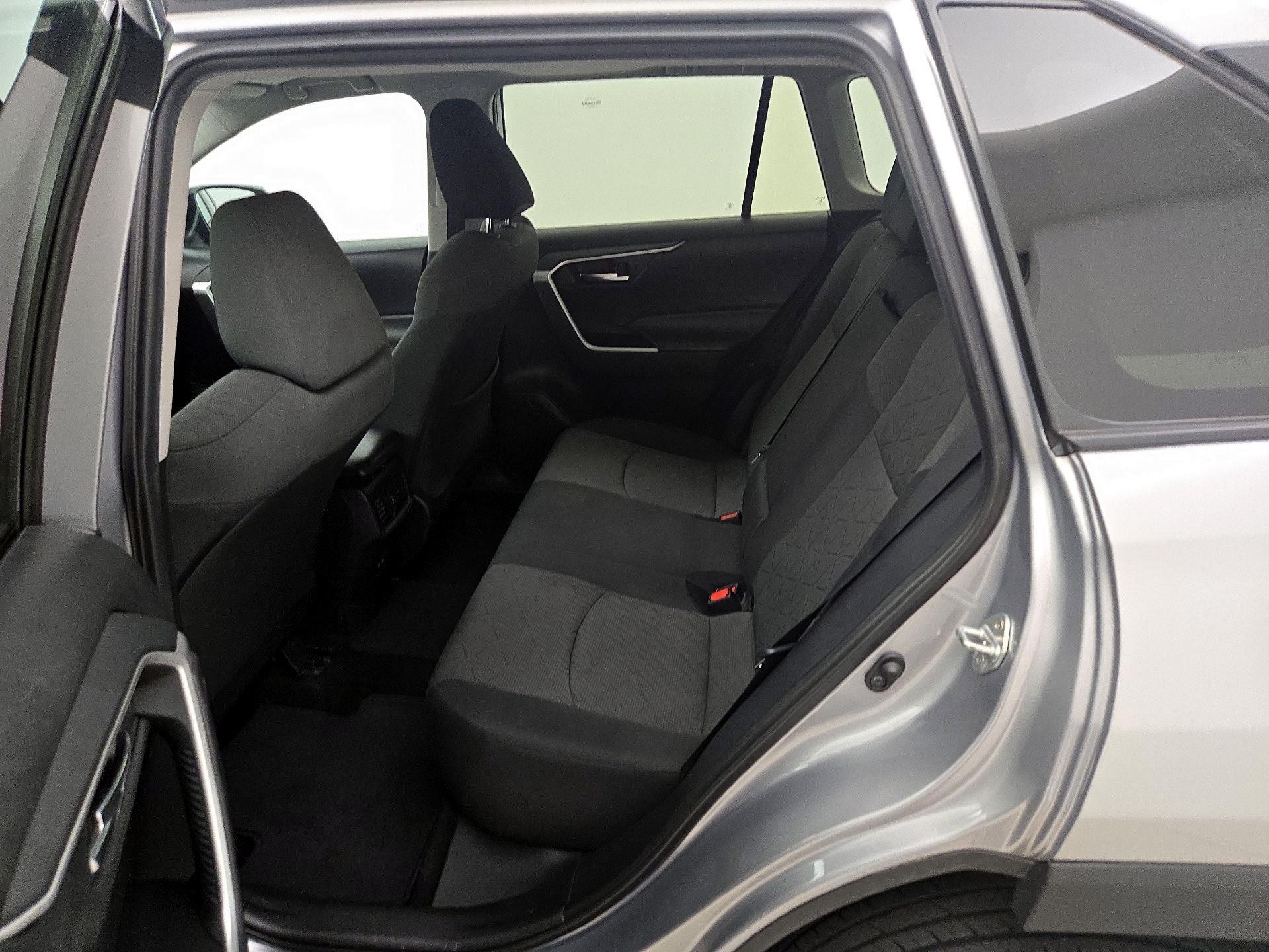 Thumbnail: 2020 Toyota RAV4 - 18