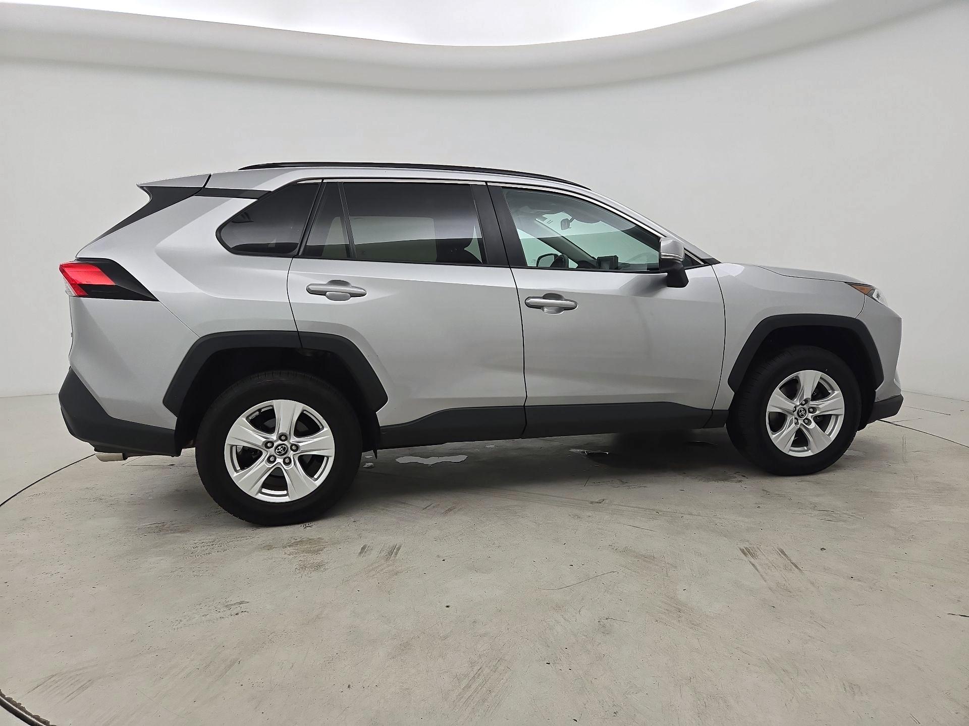 Thumbnail: 2020 Toyota RAV4 - 4