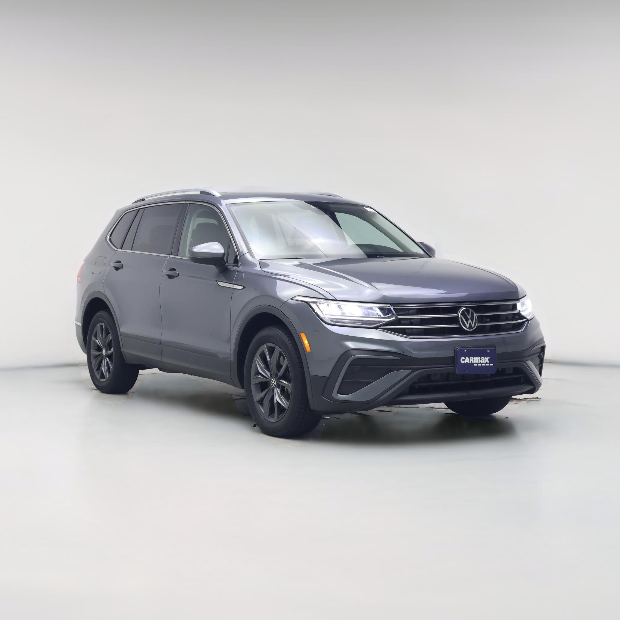 Thumbnail: 2022 Volkswagen Tiguan - 1