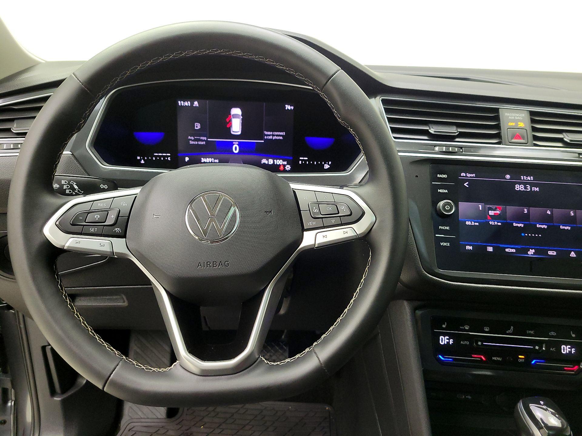 Thumbnail: 2022 Volkswagen Tiguan - 10
