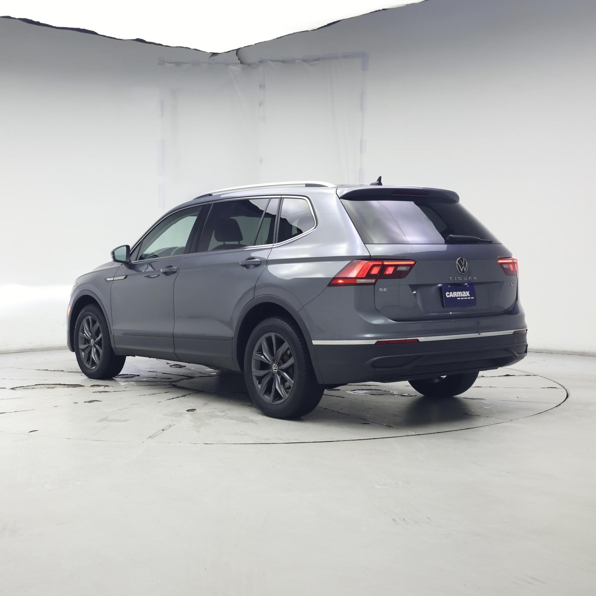 Thumbnail: 2022 Volkswagen Tiguan - 2