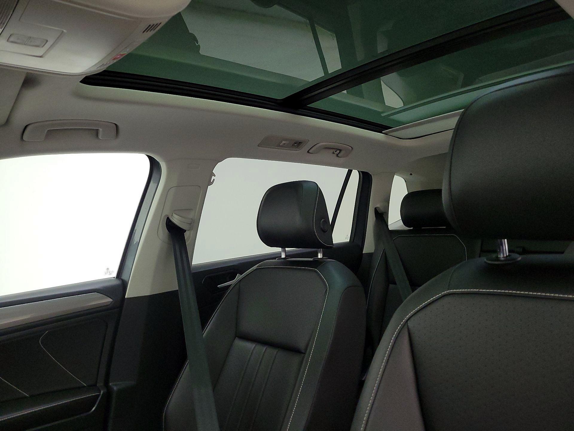 Thumbnail: 2022 Volkswagen Tiguan - 19