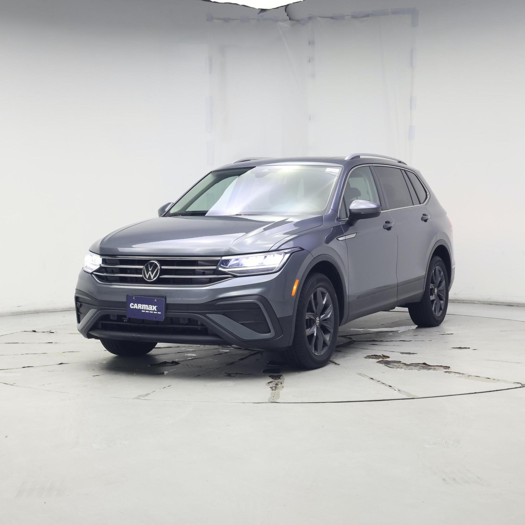 Thumbnail: 2022 Volkswagen Tiguan - 4