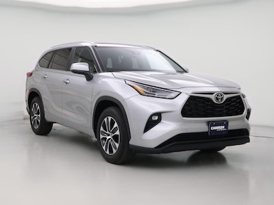Silver 2023 Toyota Highlander XLE