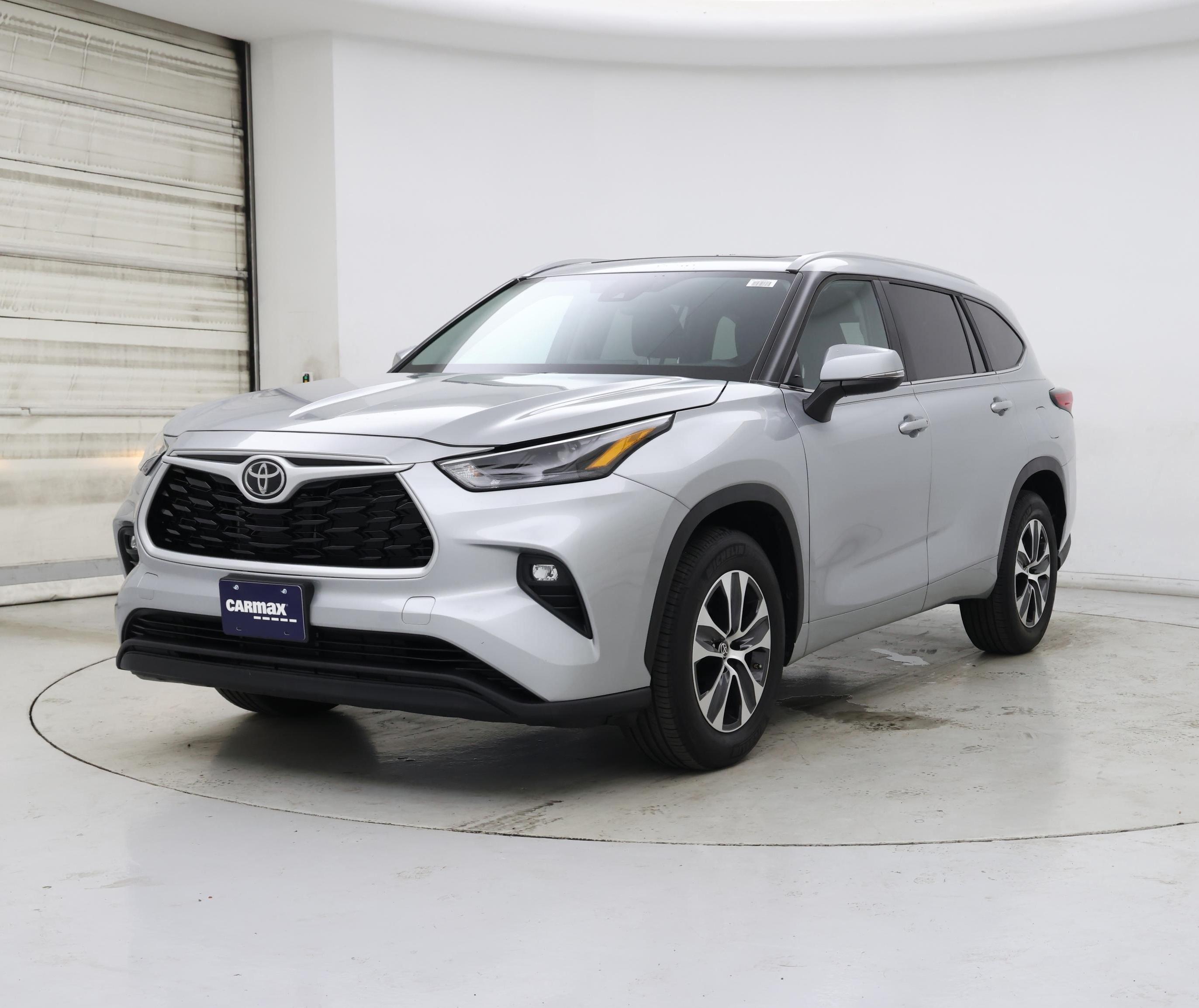Thumbnail: 2023 Toyota Highlander - 4