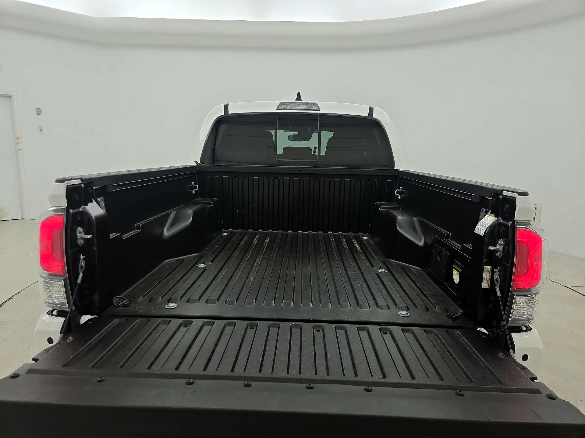 Thumbnail: 2021 Toyota Tacoma - 20