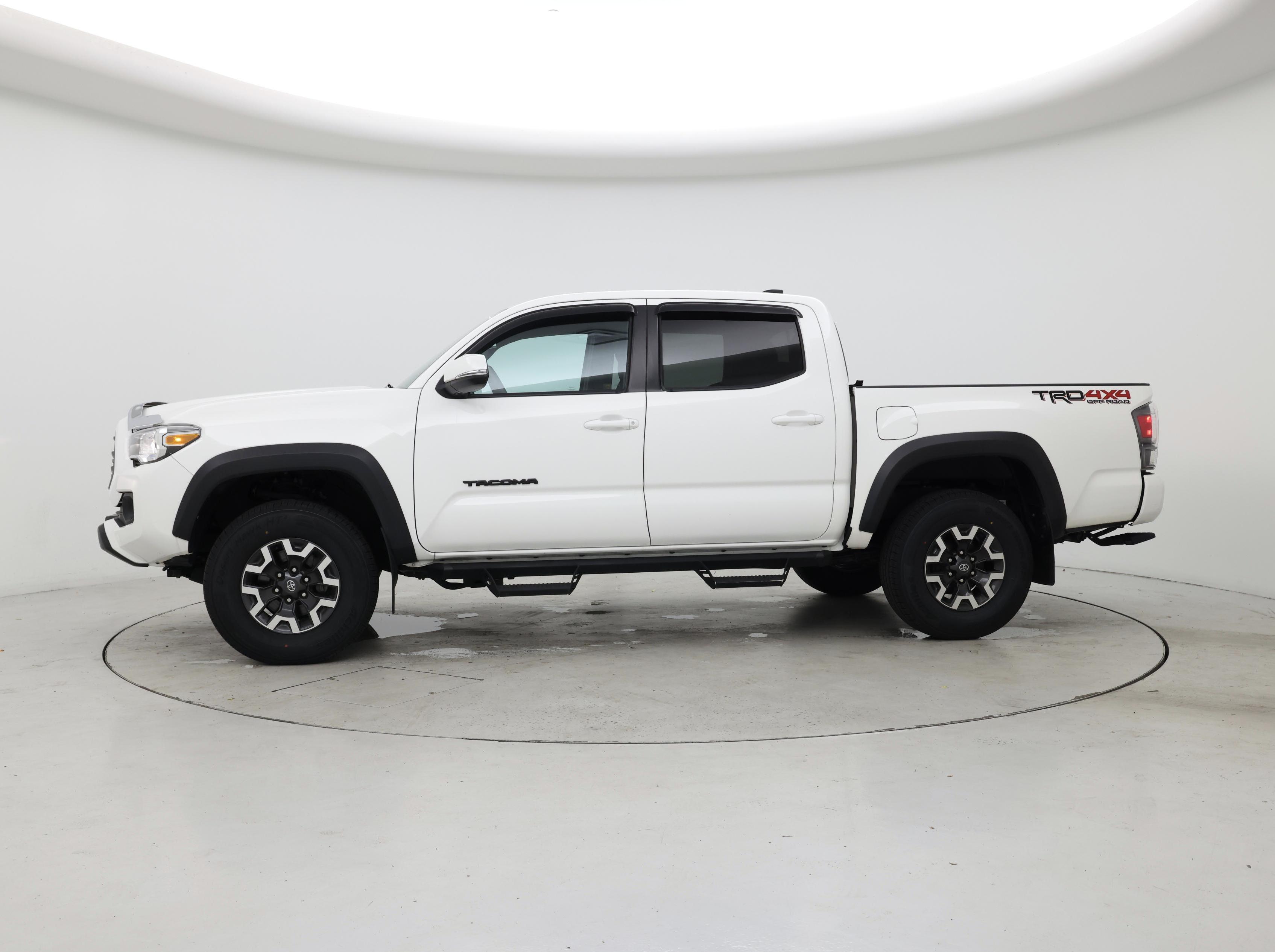 Thumbnail: 2021 Toyota Tacoma - 3