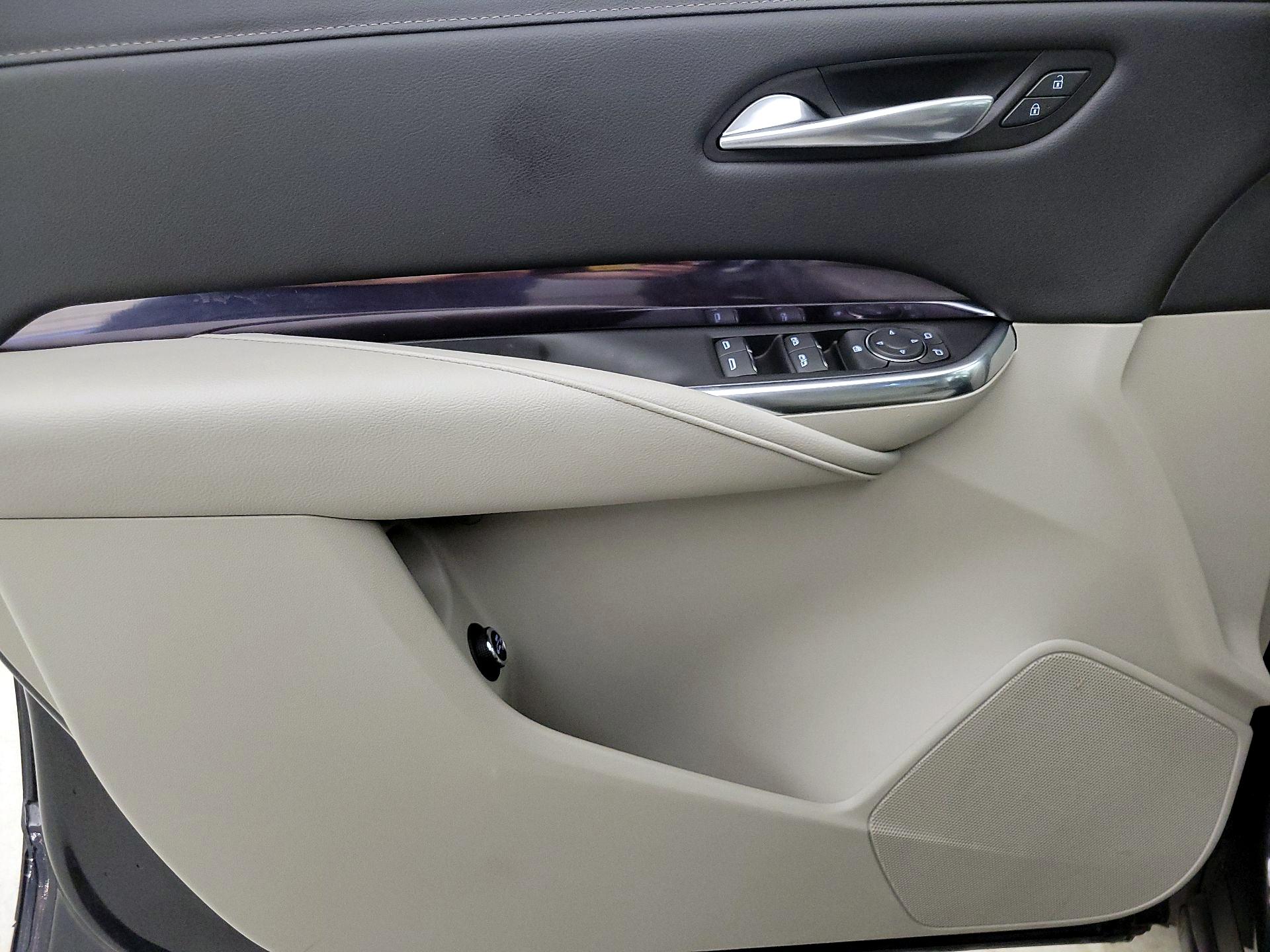 Thumbnail: 2023 Cadillac XT4 - 12