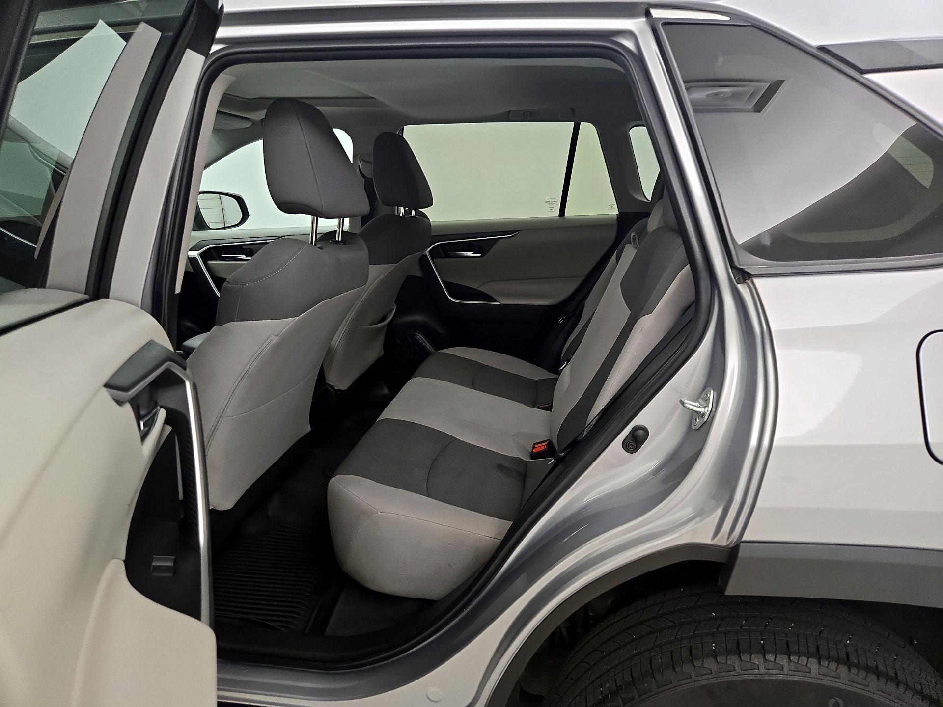 Thumbnail: 2022 Toyota RAV4 - 20
