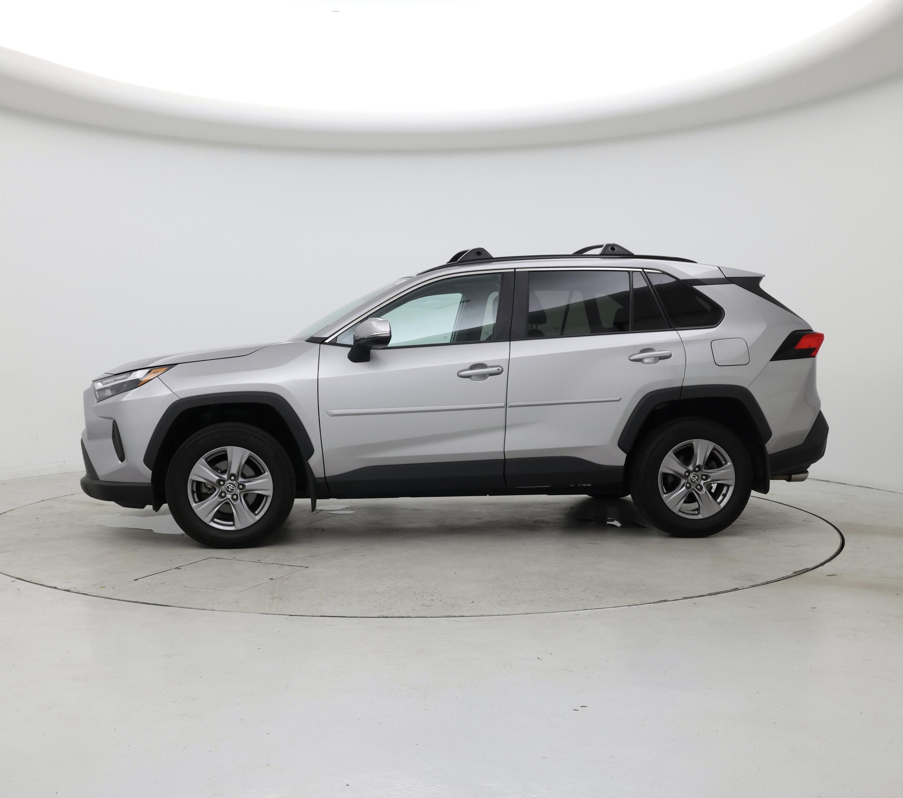 Thumbnail: 2022 Toyota RAV4 - 3