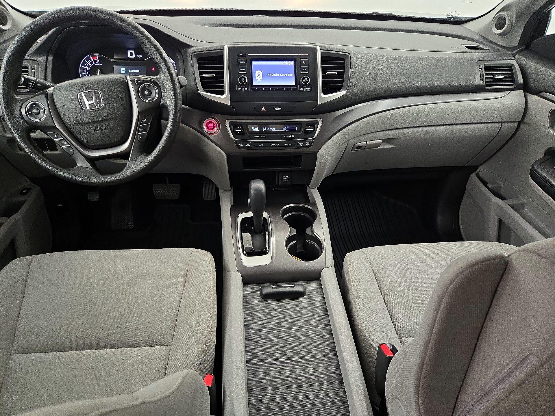Thumbnail: 2017 Honda Pilot - 9