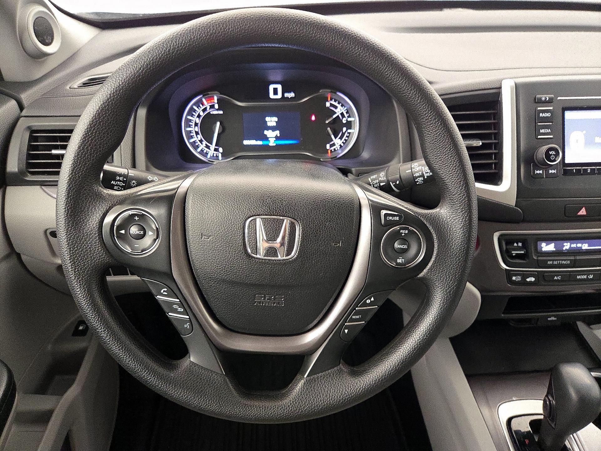 Thumbnail: 2017 Honda Pilot - 10