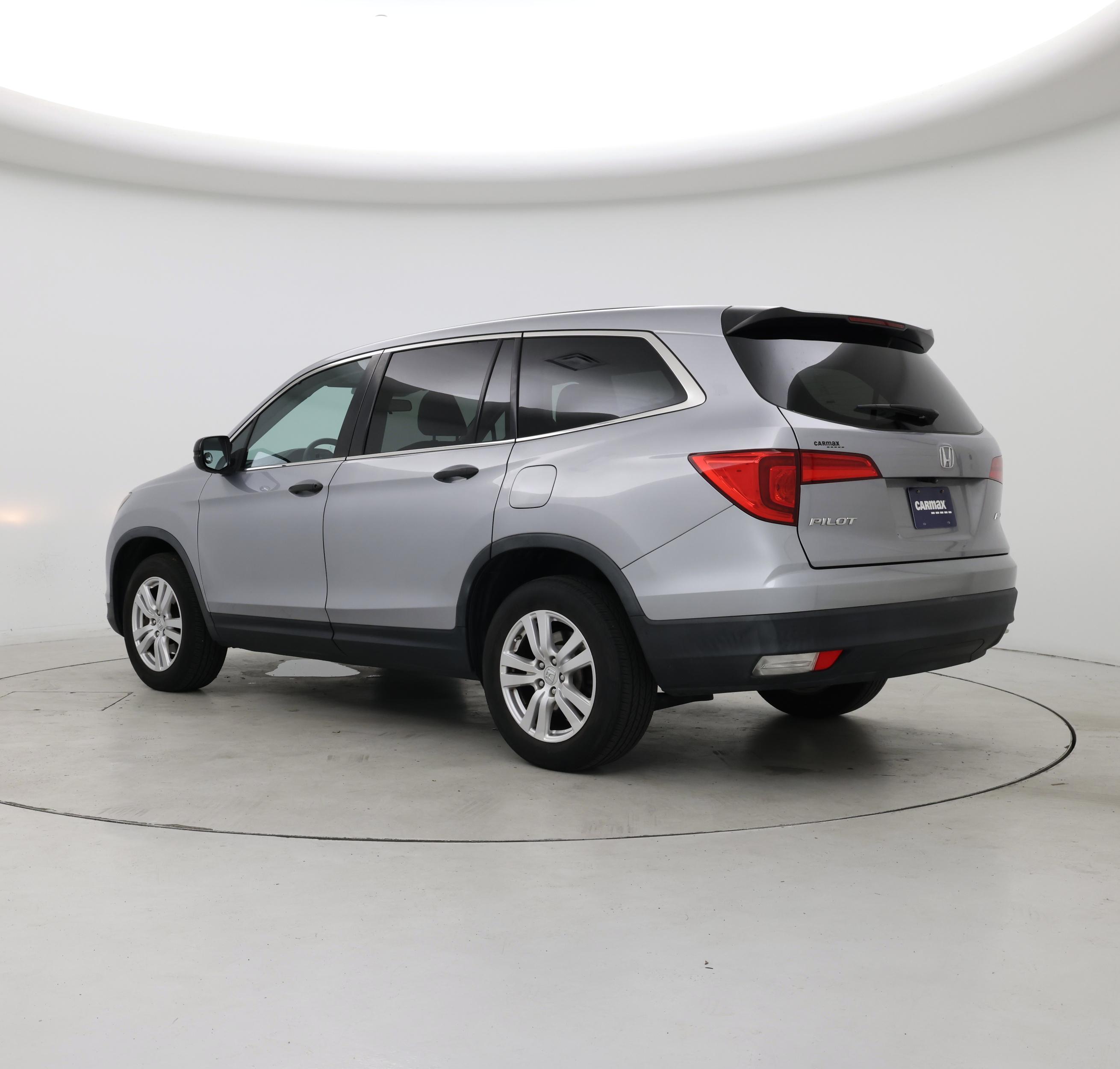 Thumbnail: 2017 Honda Pilot - 2