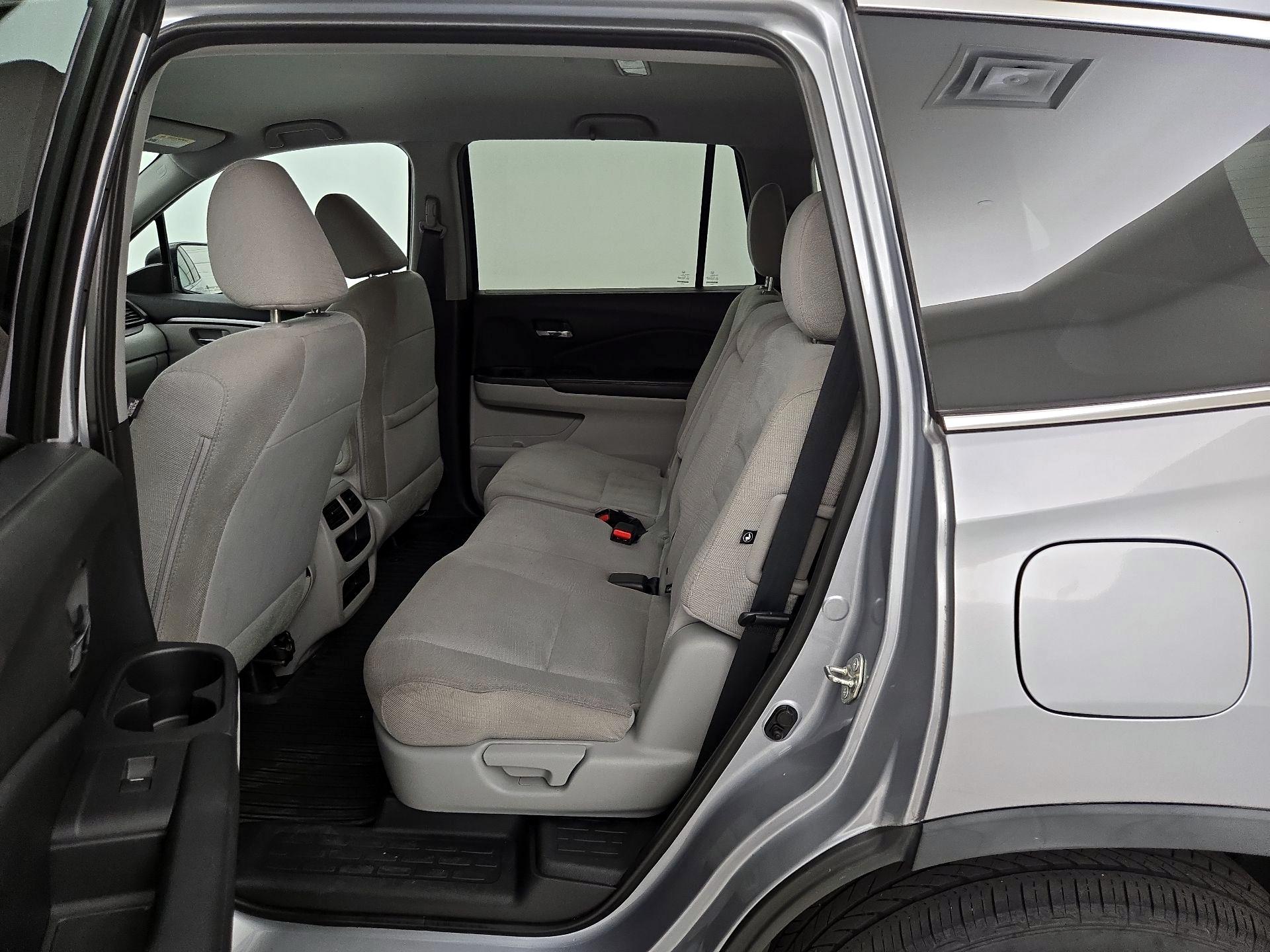 Thumbnail: 2017 Honda Pilot - 19