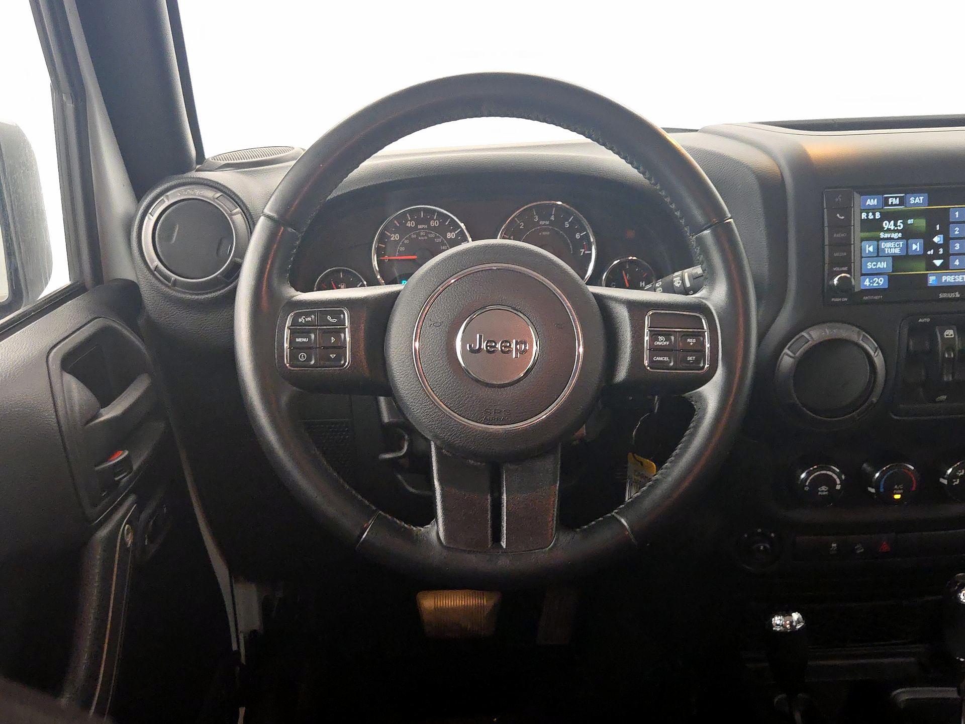 Thumbnail: 2016 Jeep Wrangler - 10