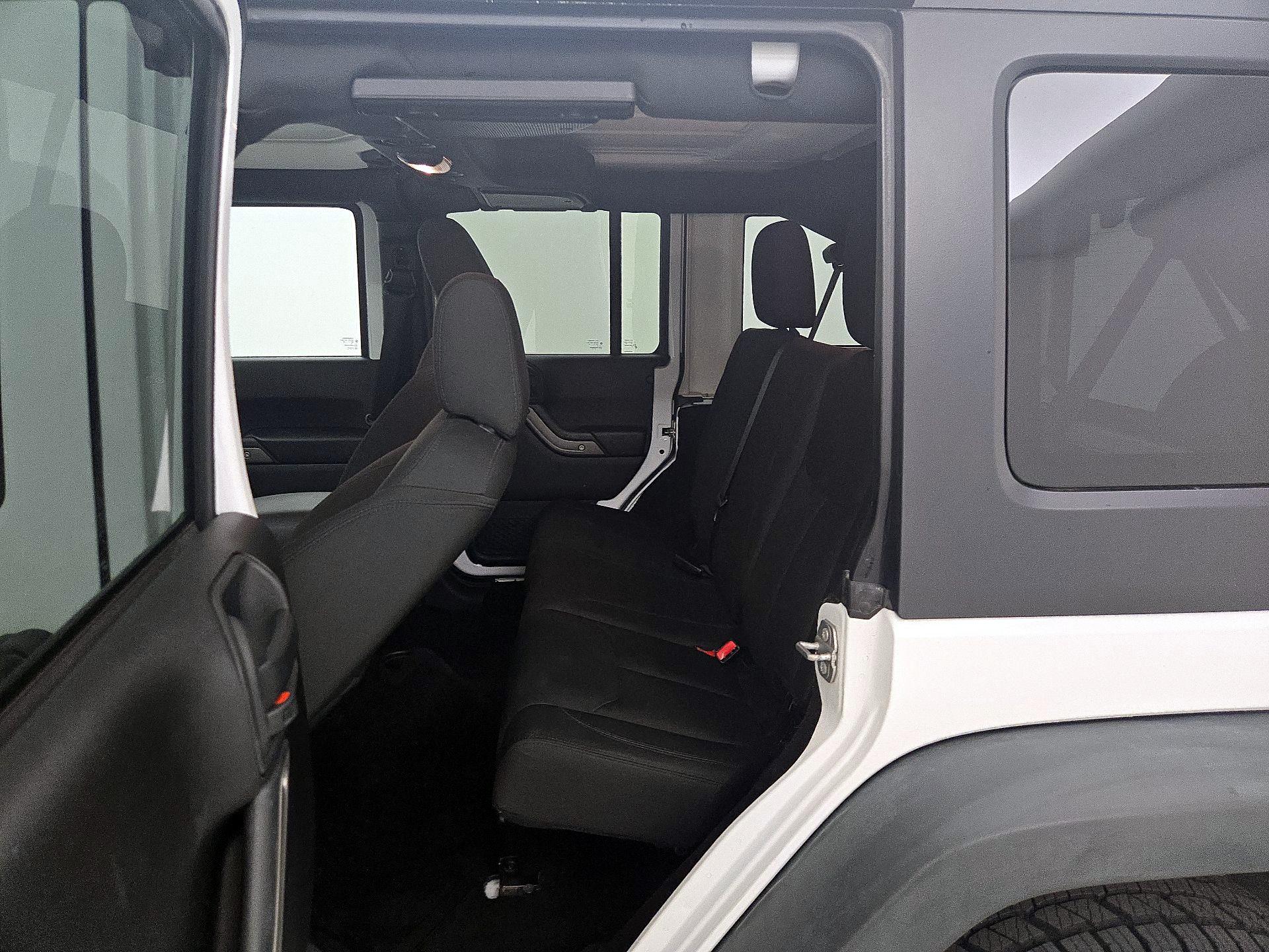 Thumbnail: 2016 Jeep Wrangler - 17