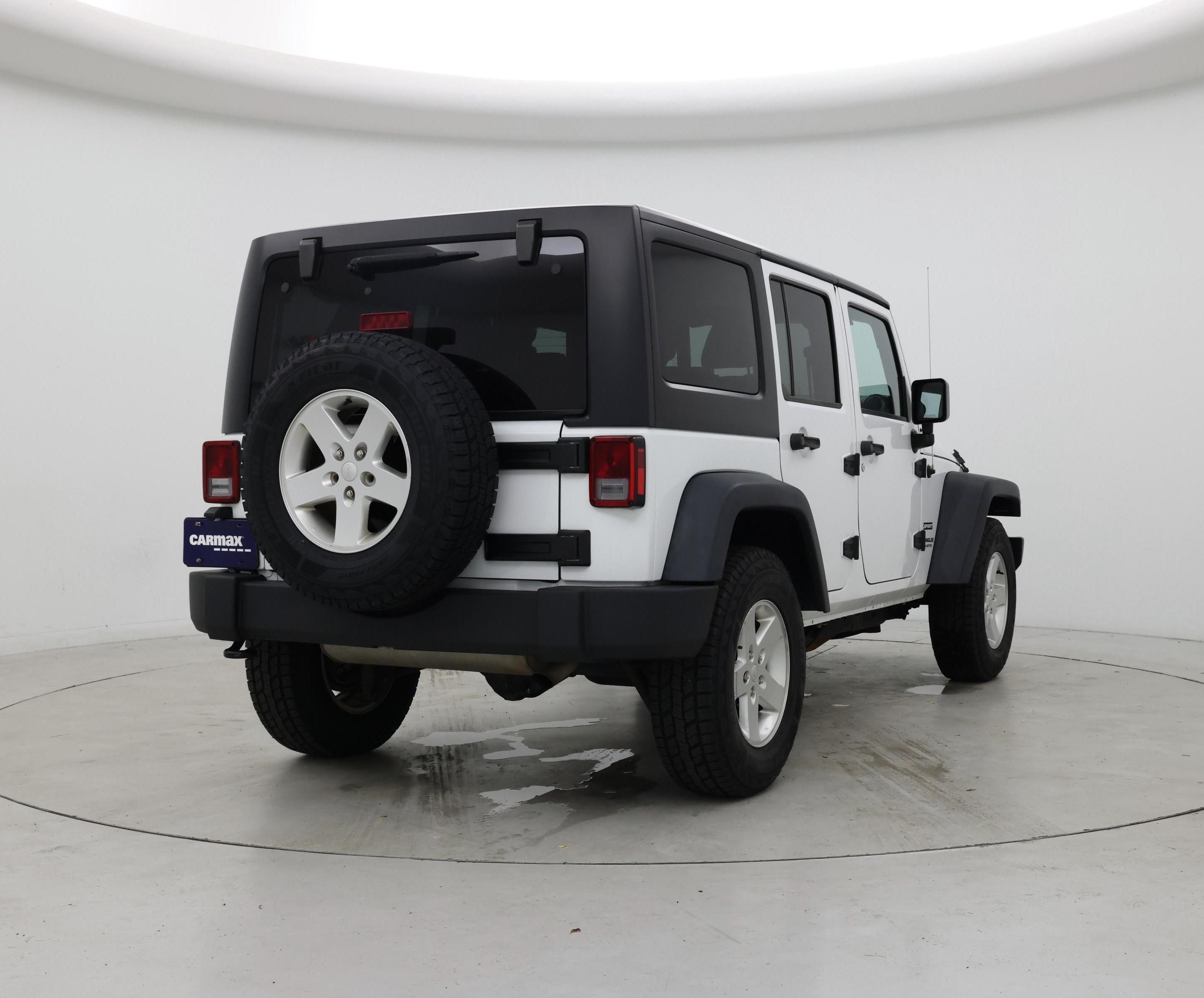 Thumbnail: 2016 Jeep Wrangler - 8