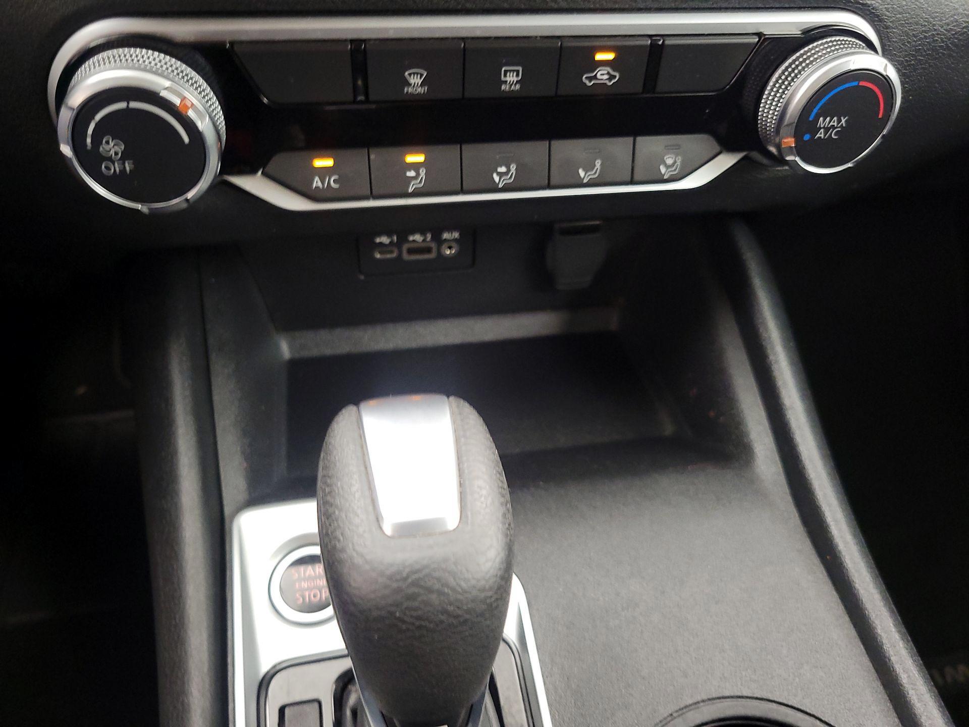 Thumbnail: 2019 Nissan Altima - 16