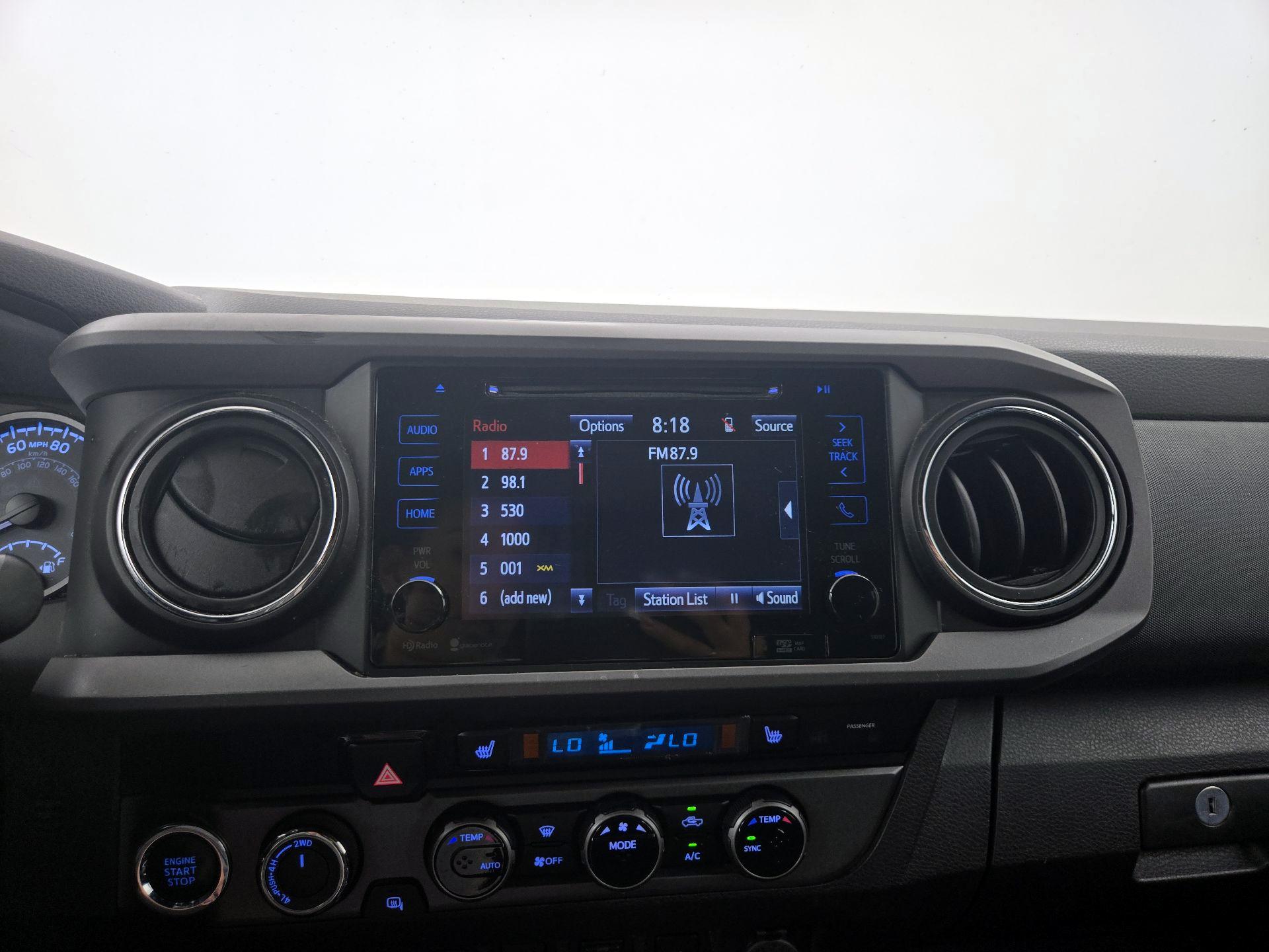 Thumbnail: 2016 Toyota Tacoma - 15