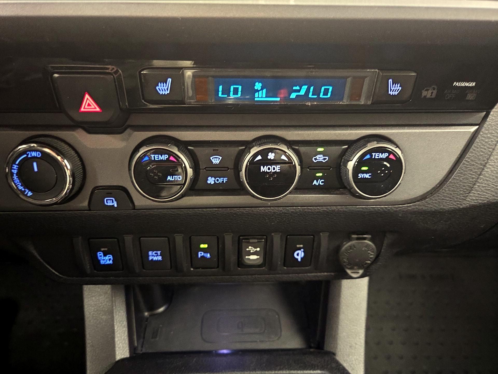 Thumbnail: 2016 Toyota Tacoma - 16