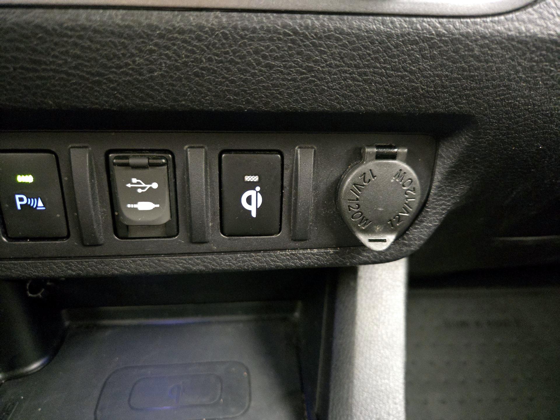 Thumbnail: 2016 Toyota Tacoma - 18