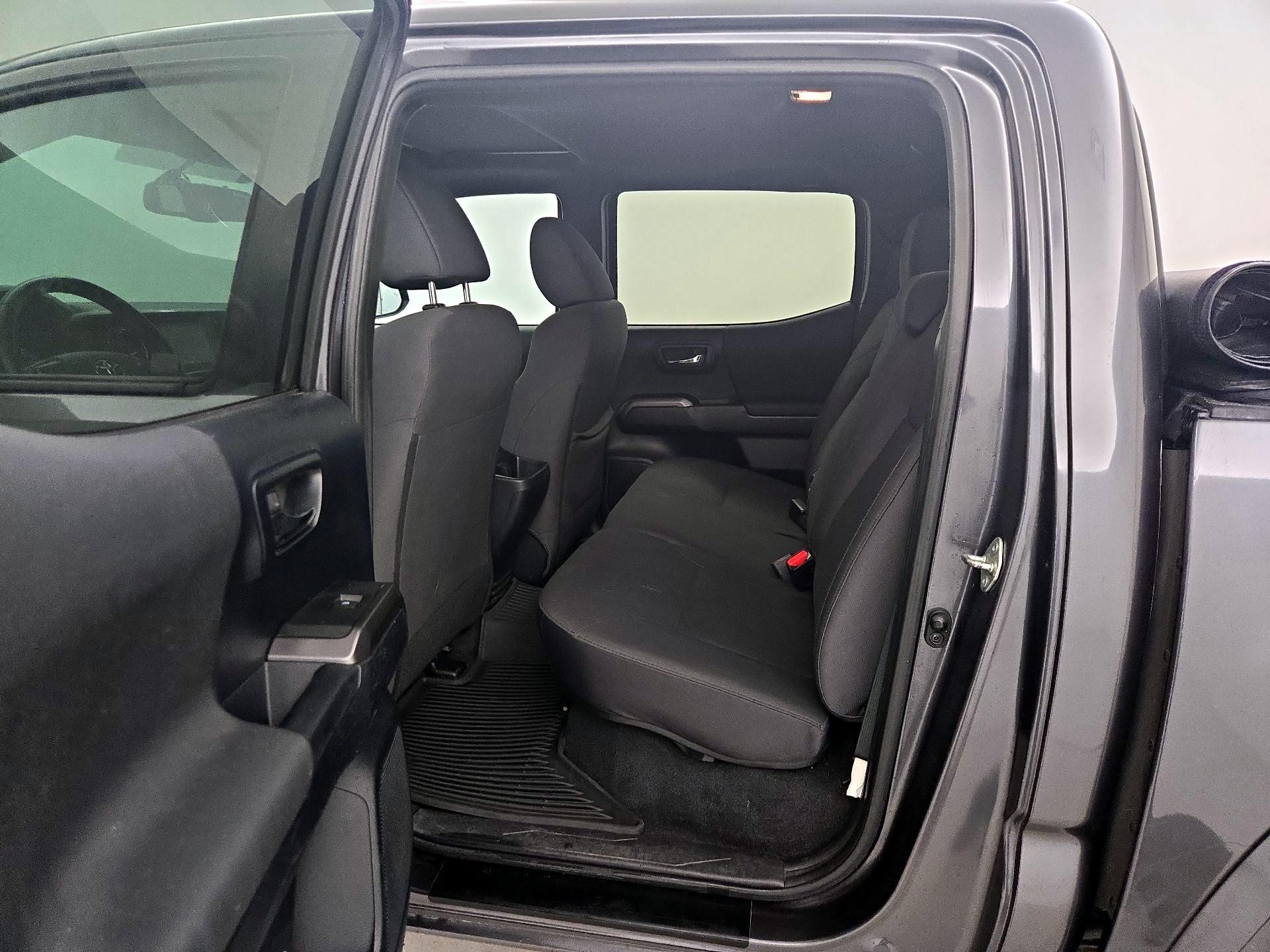 Thumbnail: 2016 Toyota Tacoma - 20