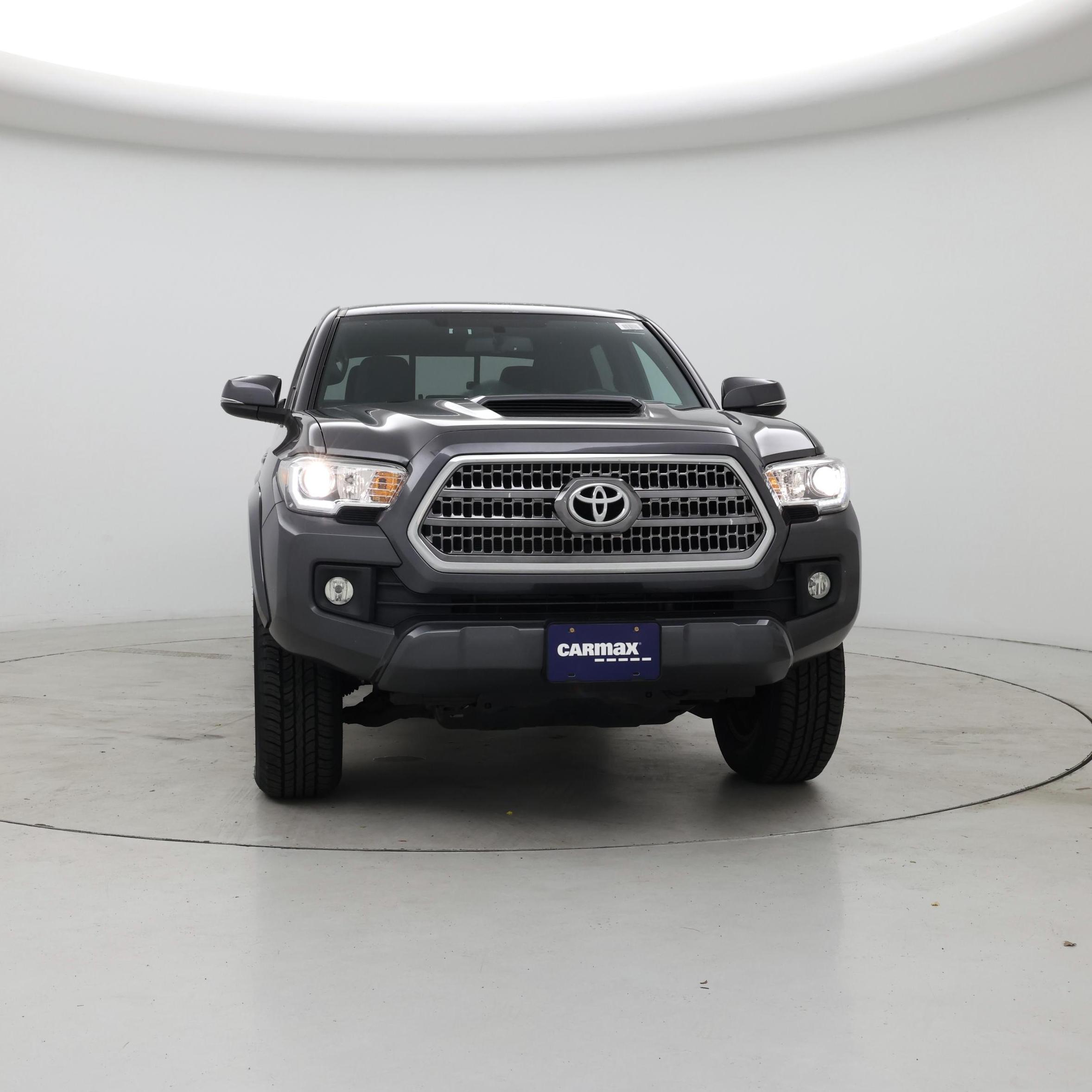 Thumbnail: 2016 Toyota Tacoma - 5